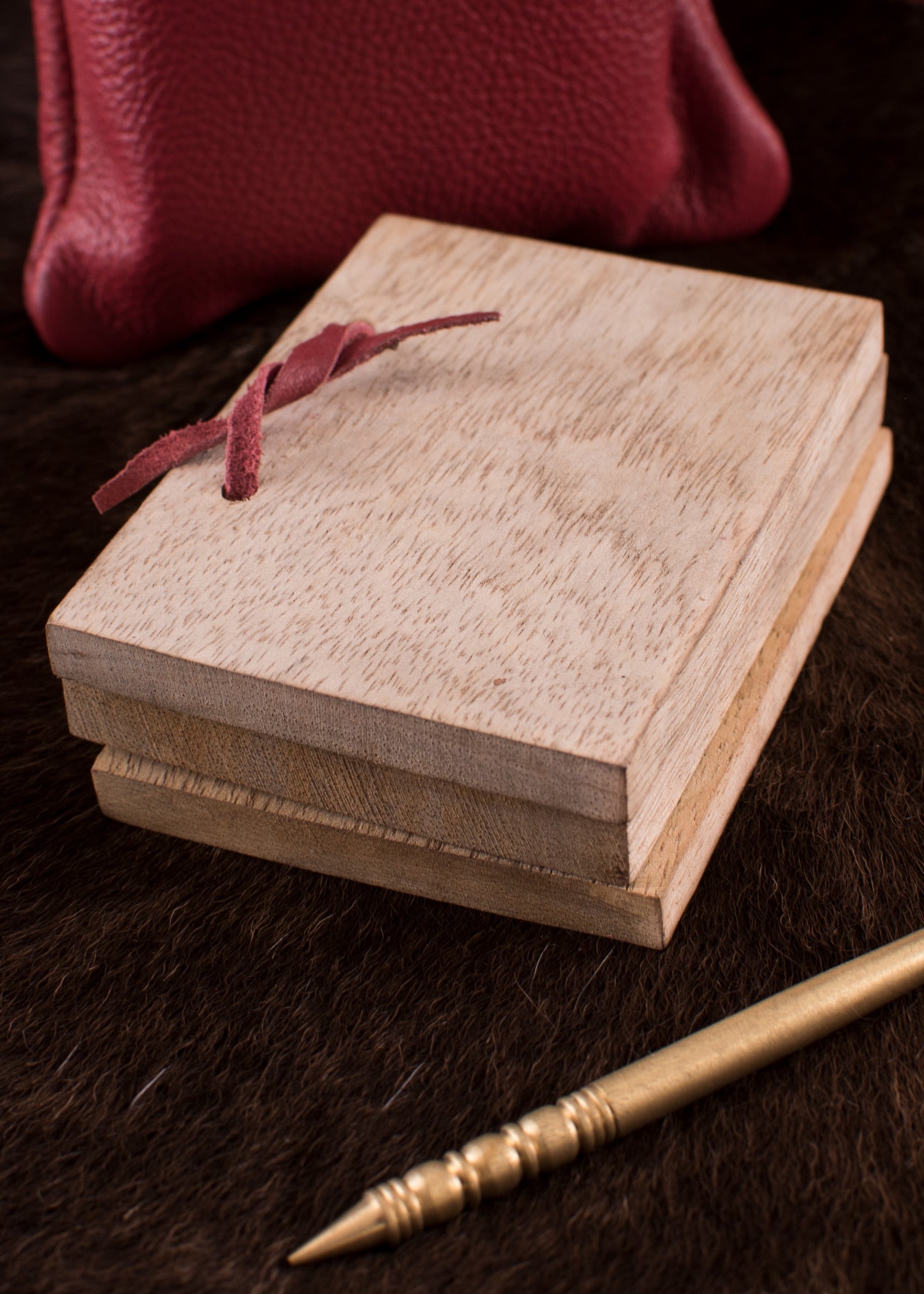 Libro De Cera De Madera Con Lápiz De Latón Y Funda De Cuero 3