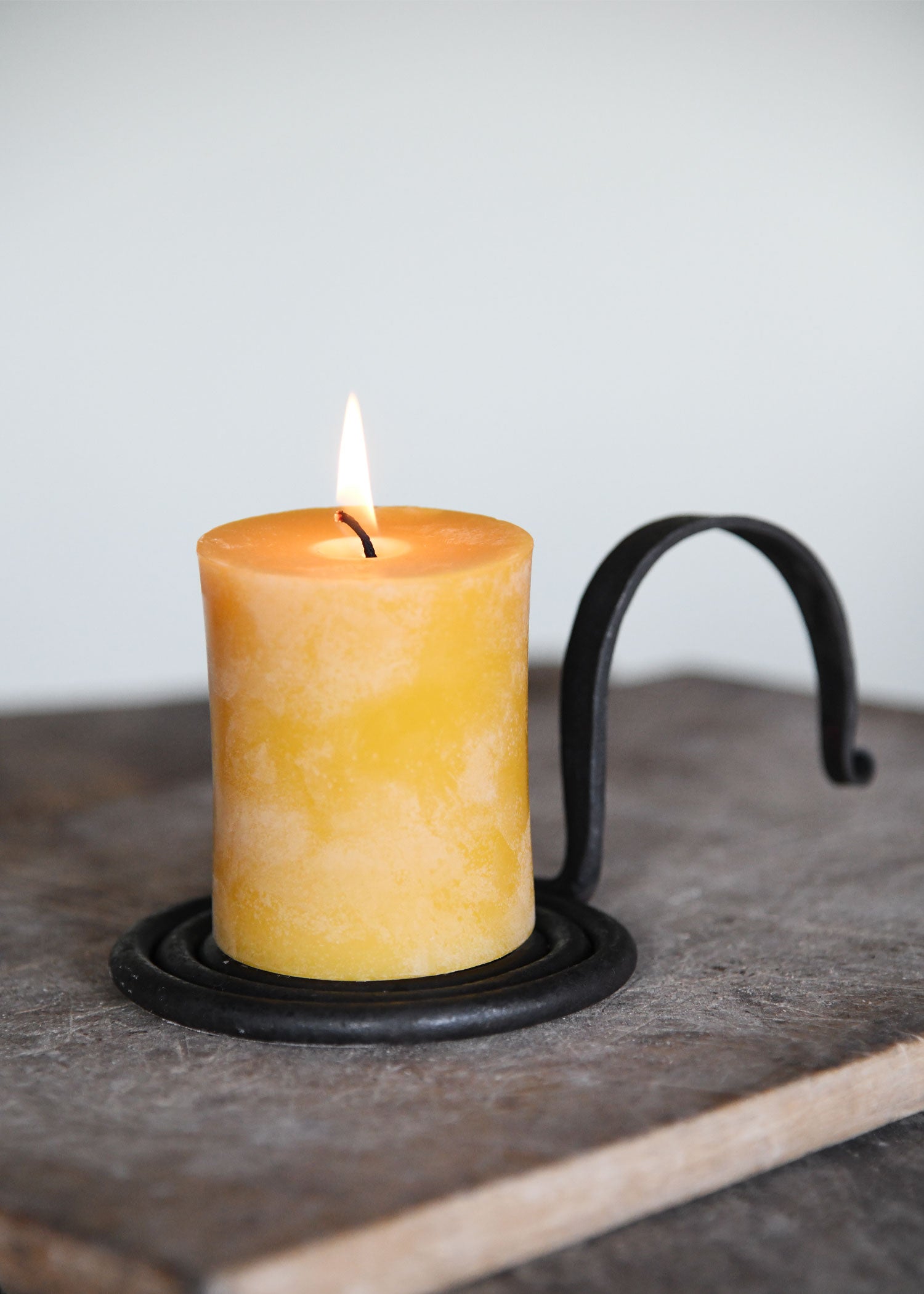 Imagen única de: Candelabro Enrollado Forjado A Mano.