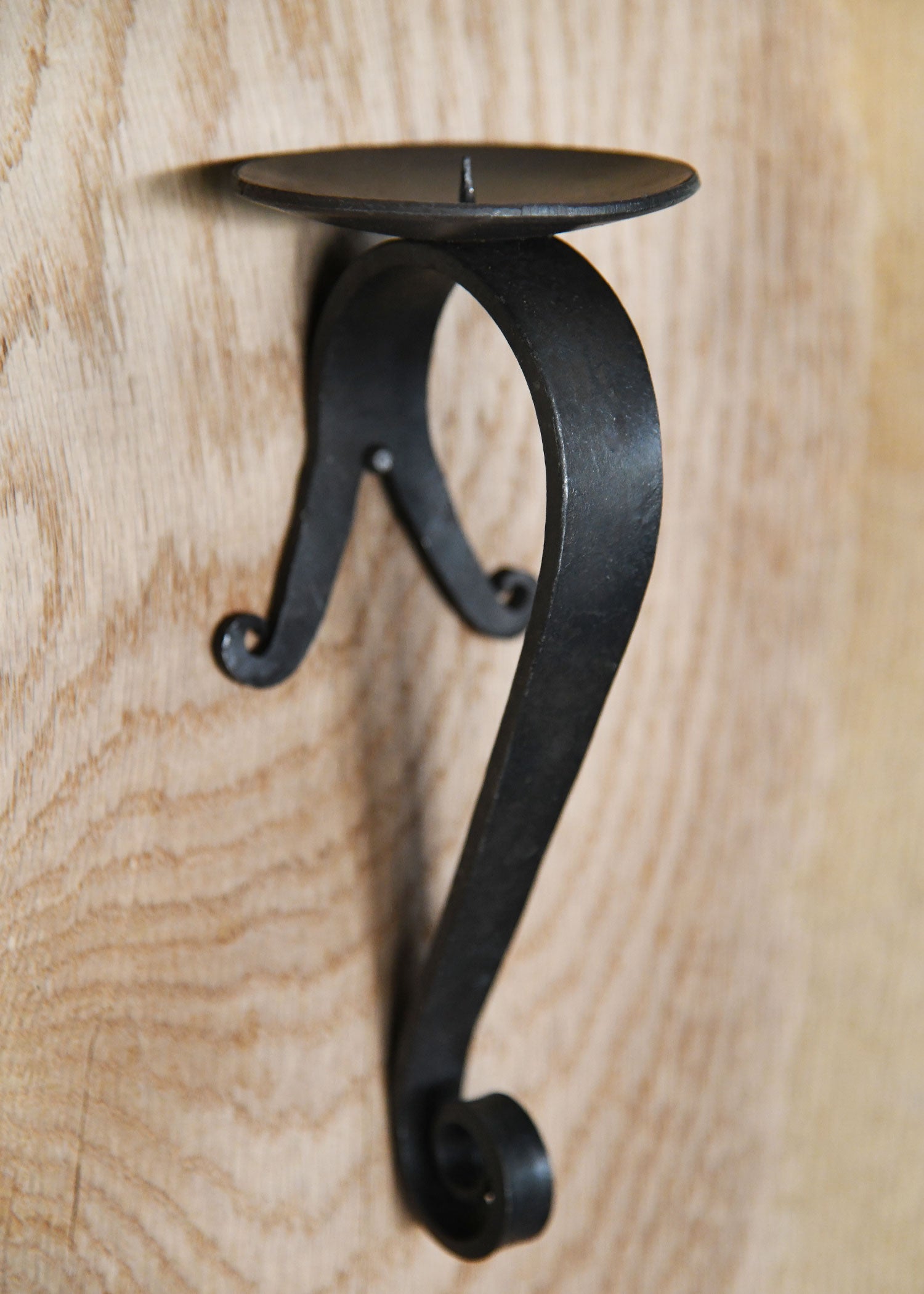 Imagen única de: Aplique De Pared De Acero Forjado