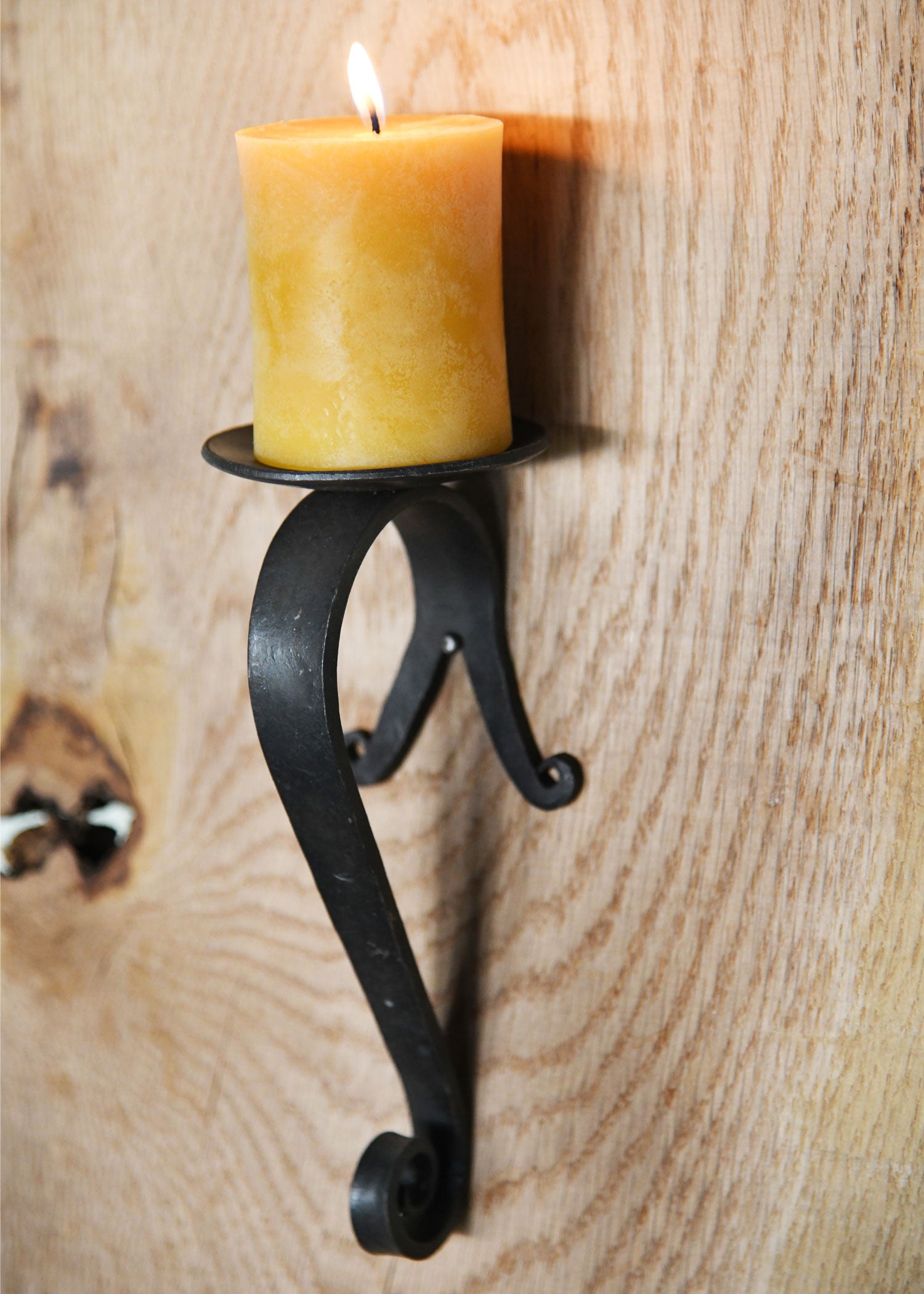 Imagen única de: Aplique De Pared De Acero Forjado