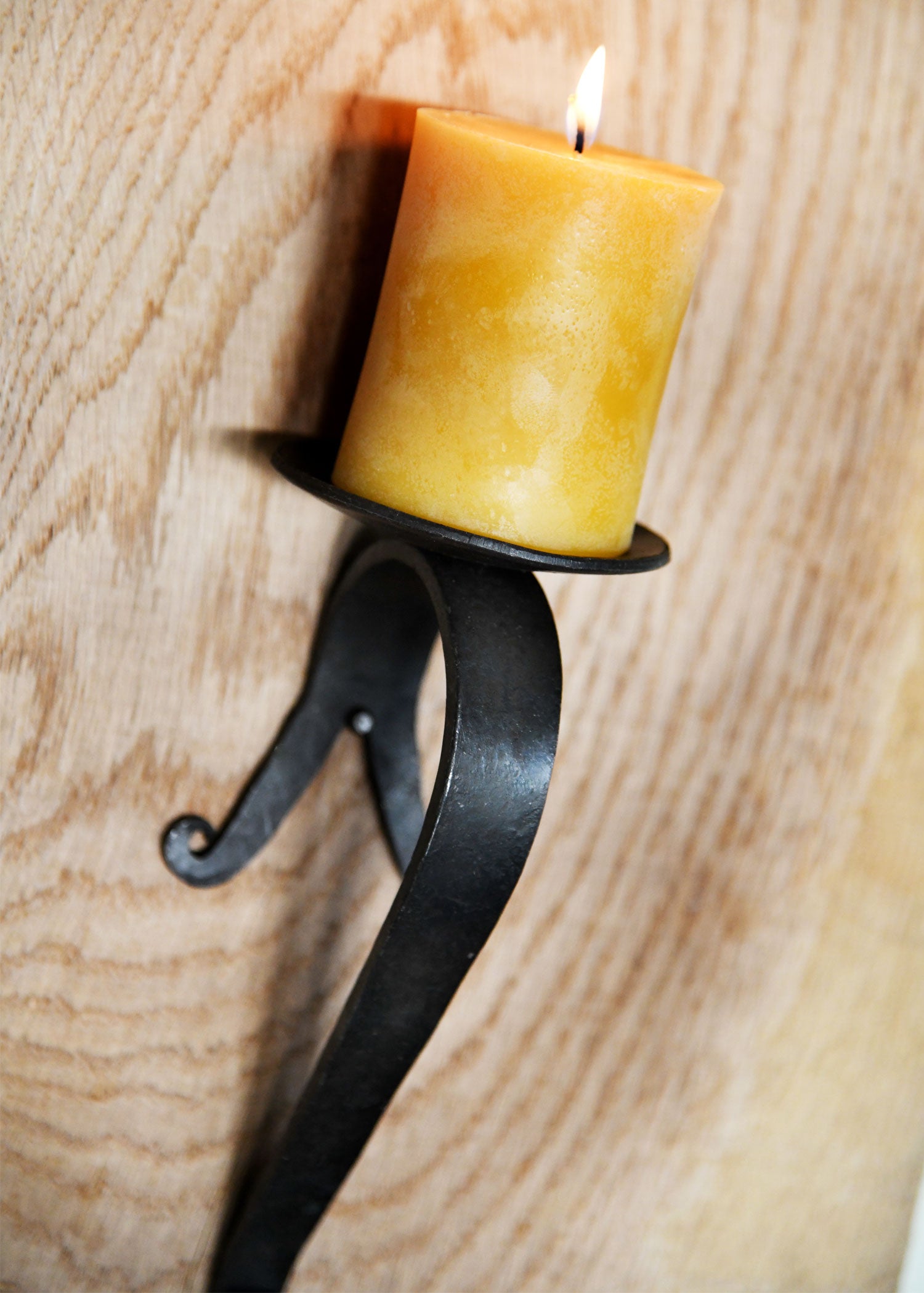 Imagen única de: Aplique De Pared De Acero Forjado