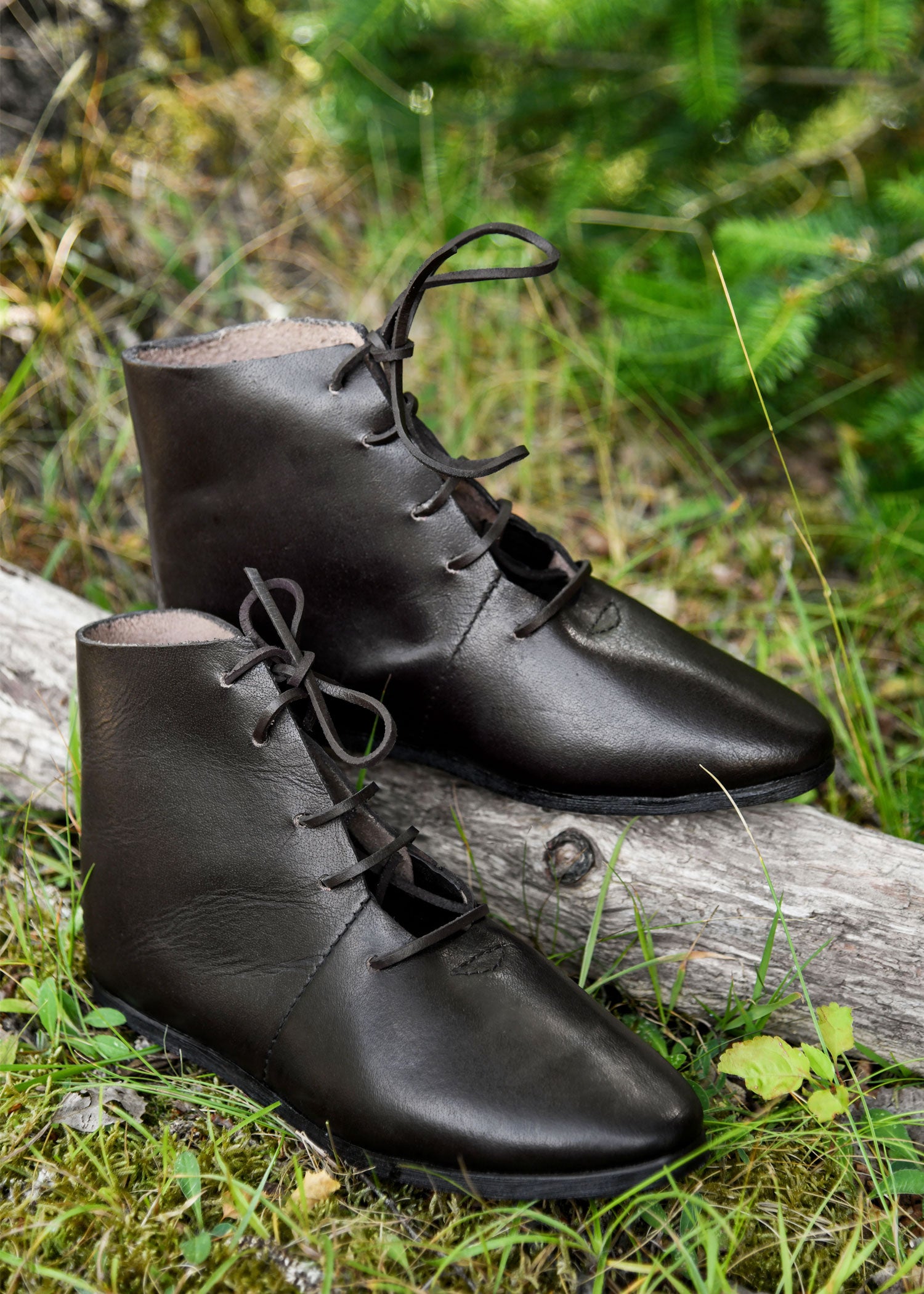 Imagen única de: Zapatos Medievales Con Cordones, Altura Media, Con Cordones En El Medio