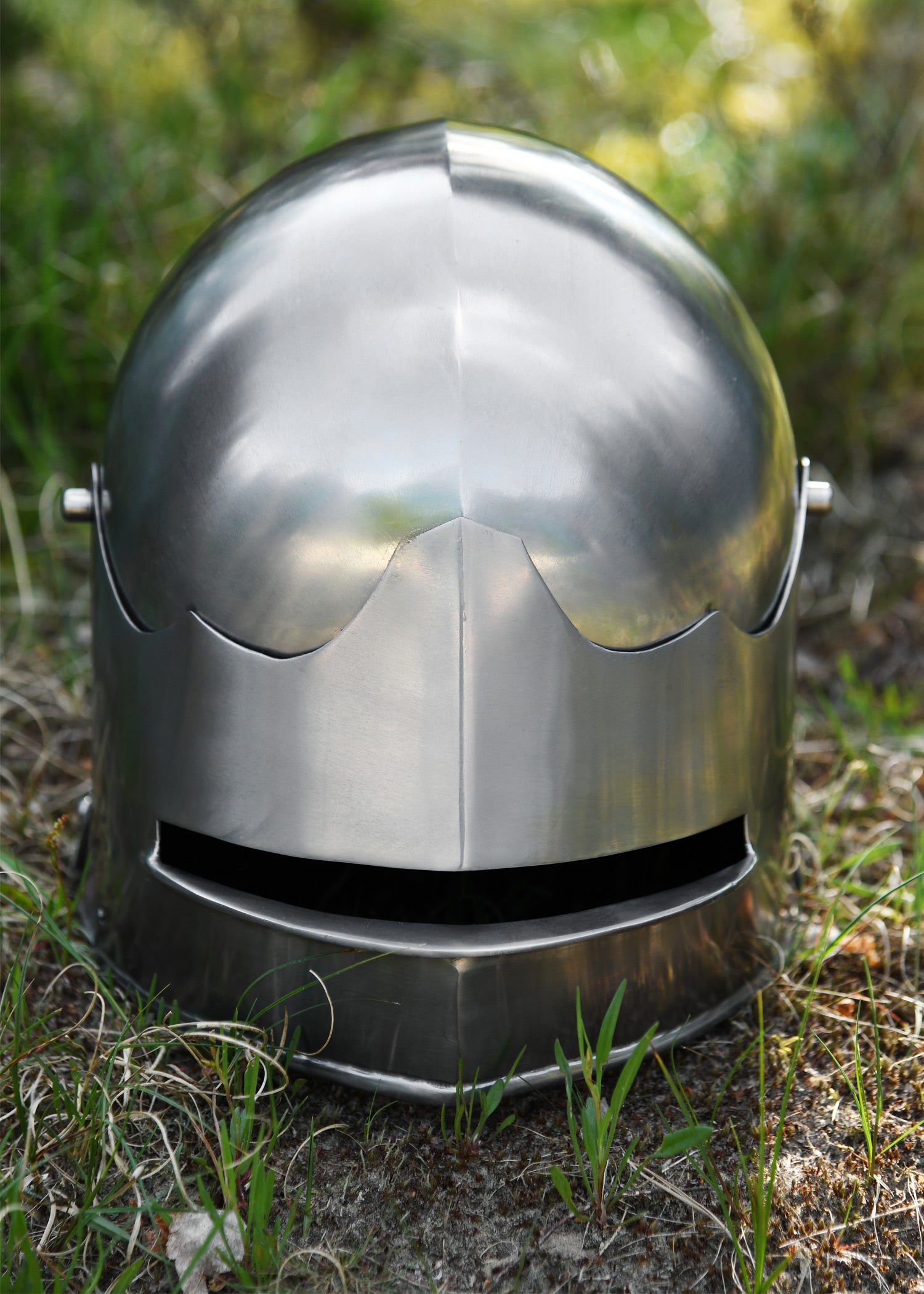 Imagen única de: Sallet Gótico, Ca. 1480, Acero De 2 Mm.