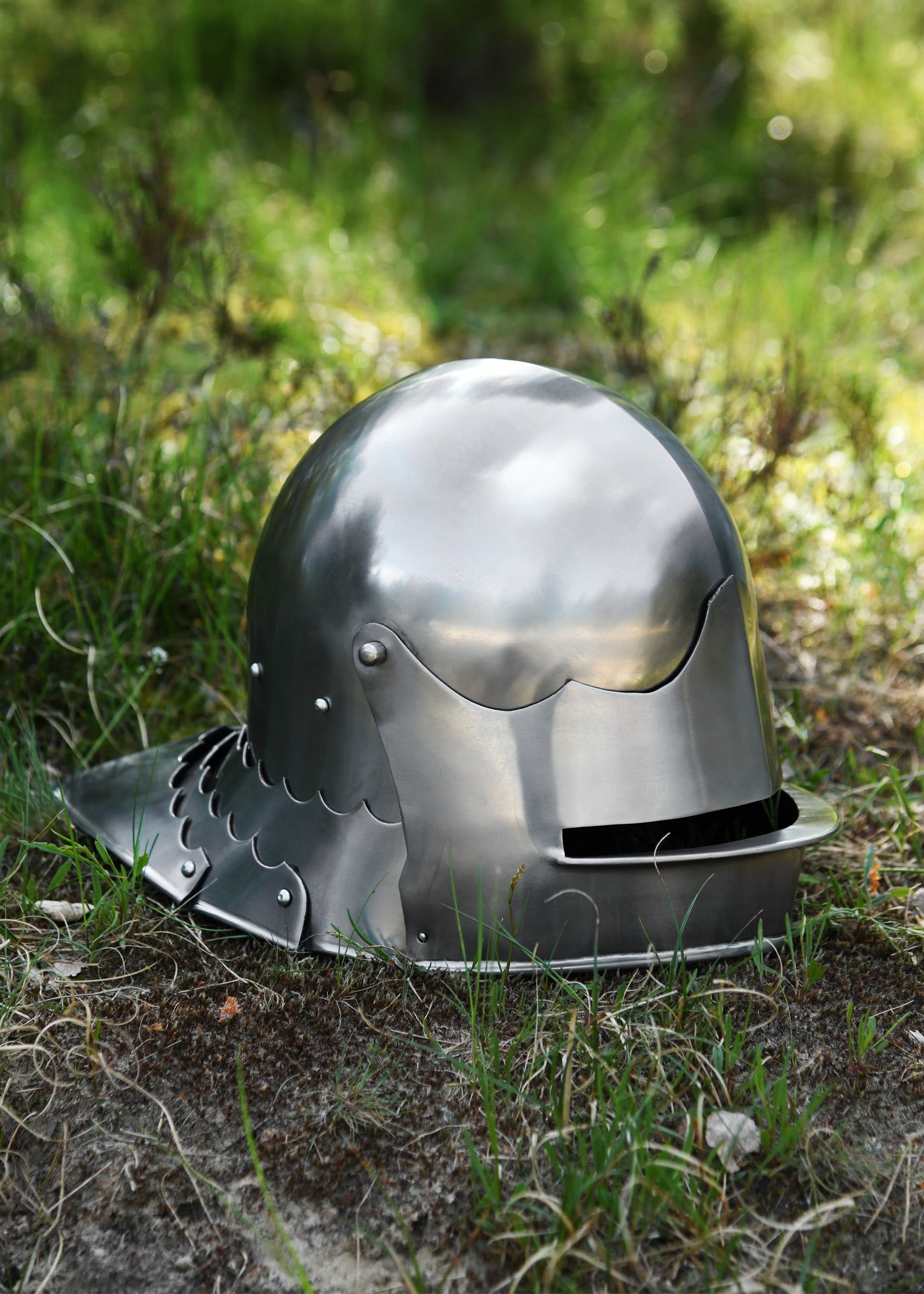 Imagen única de: Sallet Gótico, Ca. 1480, Acero De 2 Mm.