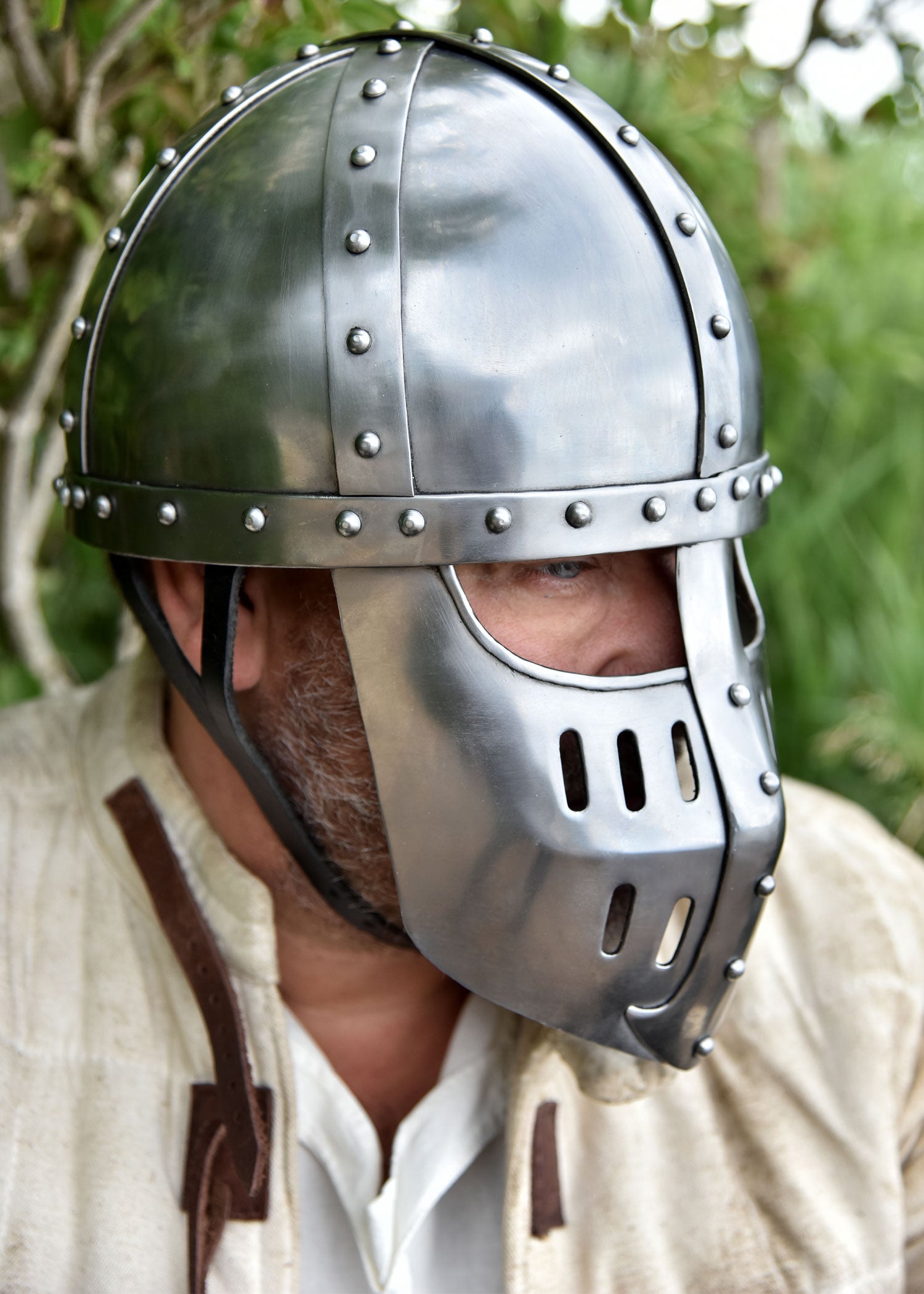 Imagen única de: Spangenhelm De La Alta Edad Media Con Placa Frontal, Acero De 2 Mm