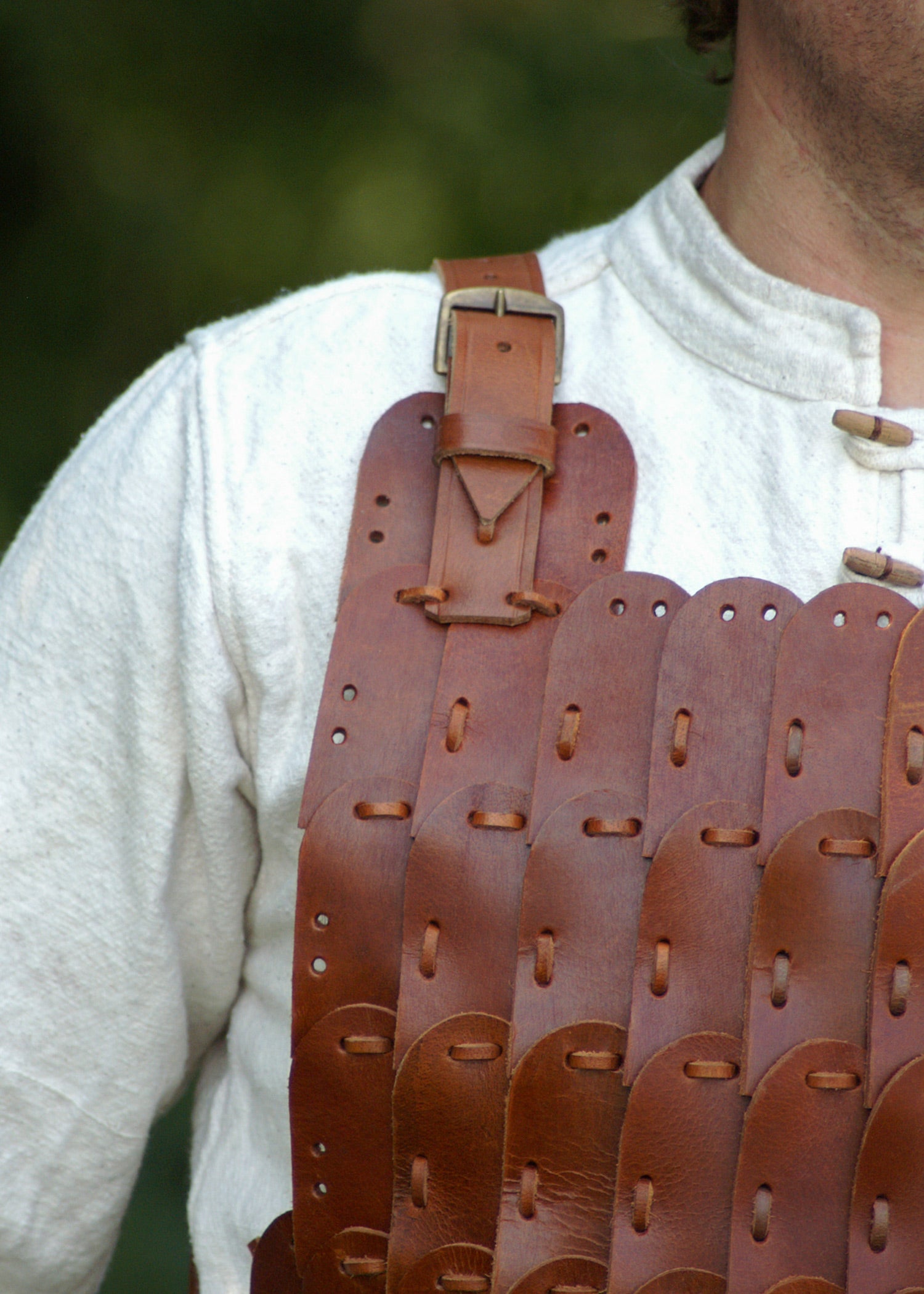 Imagen única de: Armadura Laminar De Cuero