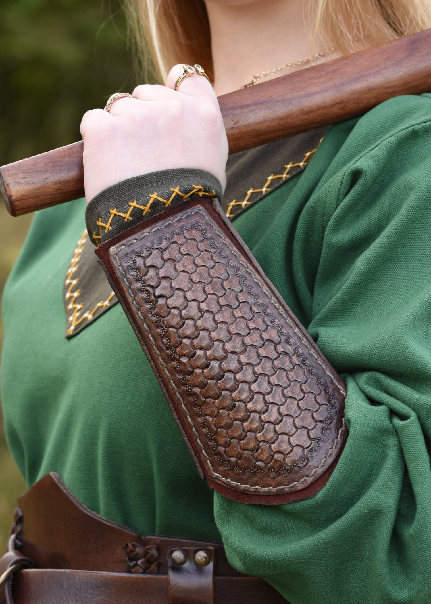 Imagen única de: Guardabrazos De Piel Gofrada Y Ante, Par, Varios Colores