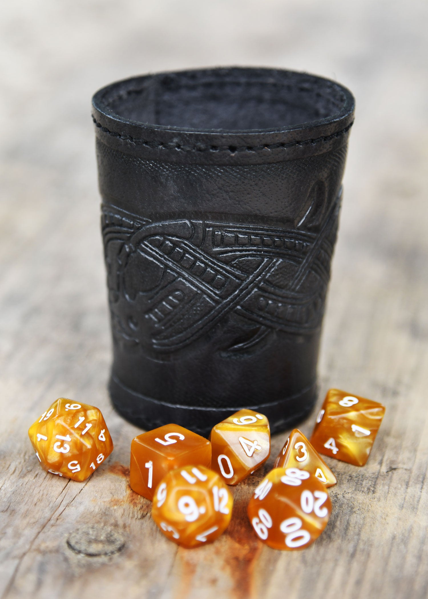 Imagen única de: Cubitera De Cuero Con Motivo De Dragón En Relieve, Estilo Gelatina, Negro