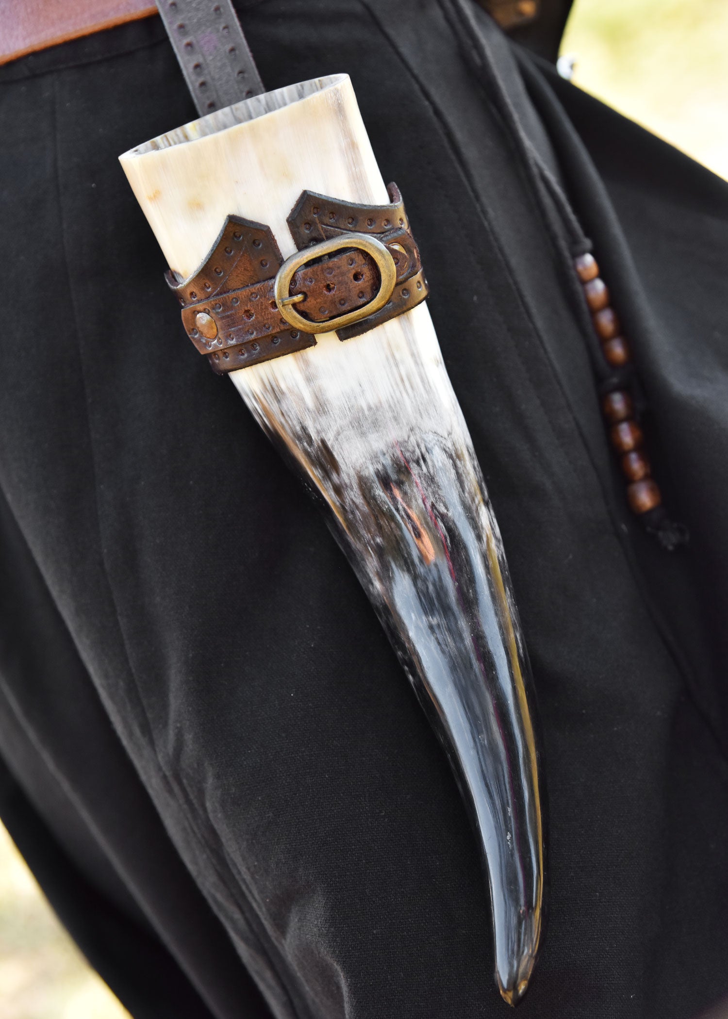 Imagen única de: Soporte Para Cuerno De Cuero Para Beber, Con Hebilla, Marrón Oscuro, En Varios Tamaños