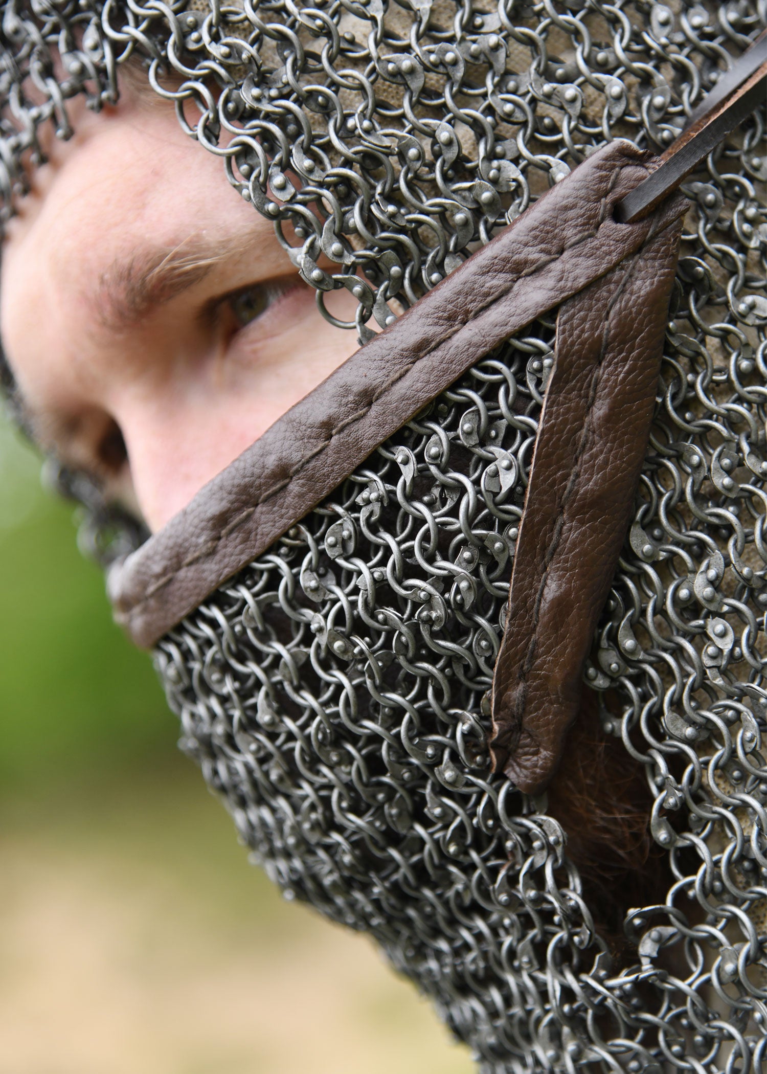 Imagen única de: Capucha De Cadena Con Protector Bucal Triangular, Di8mm, Sin Tratar