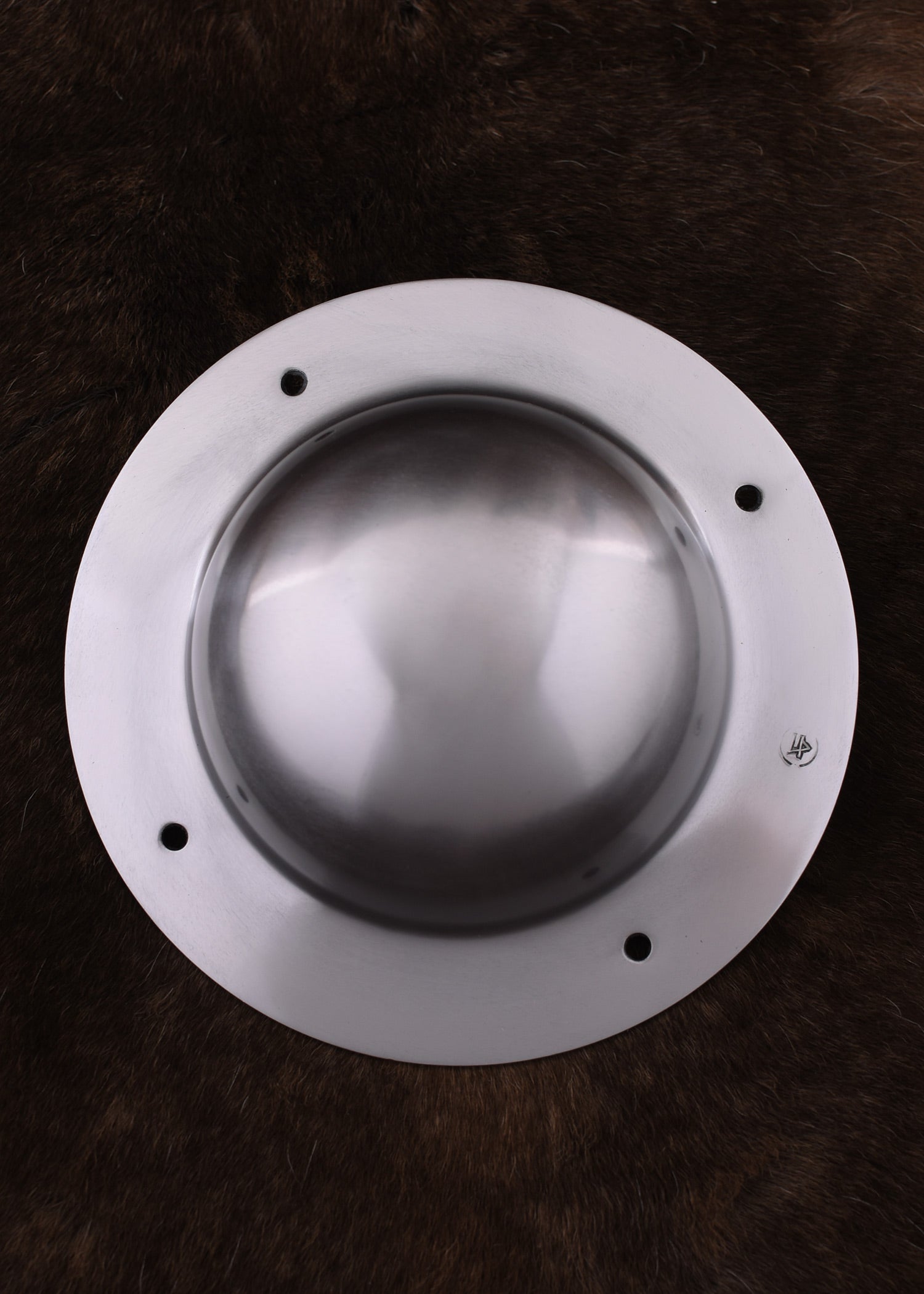 Resalte De Escudo, 2 Mm De Acero, Mediano 4