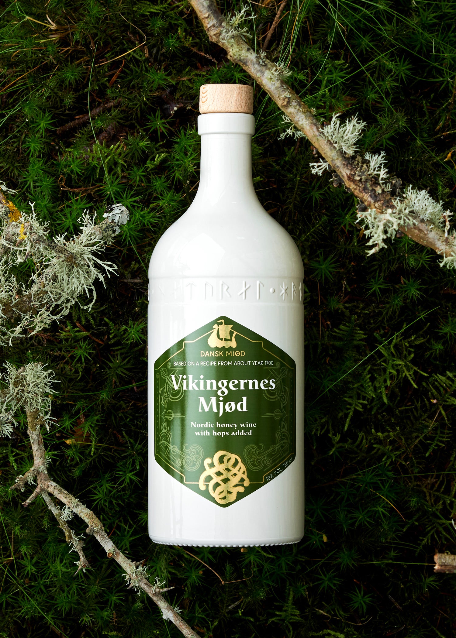 Imagen única de: Vikingernes Mjød - Hidromiel Vikingo, 19% Vol., Botella De 0,75 L - Dansk Mjød