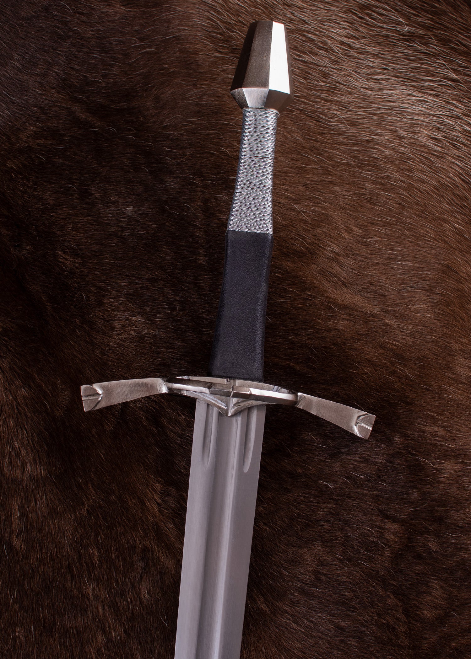 Imagen única de: Espada Larga Con Anillo Protector, Siglo Xv, Incluida Vaina , Categoría-C