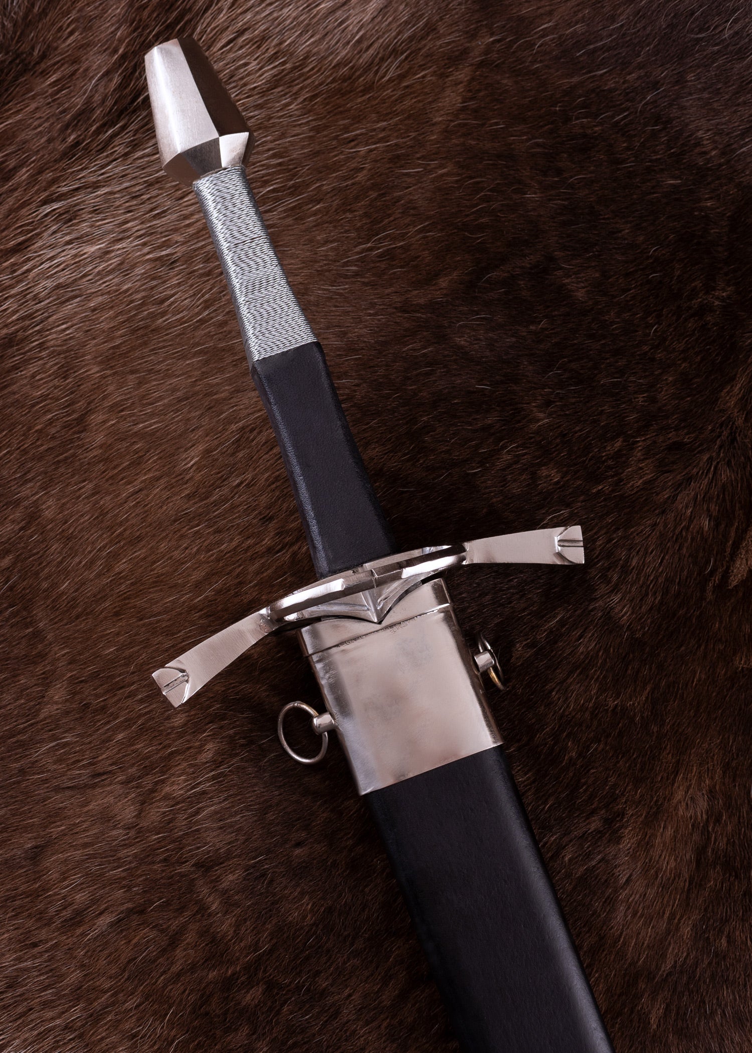 Imagen única de: Espada Larga Con Anillo Protector, Siglo Xv, Incluida Vaina , Categoría-C