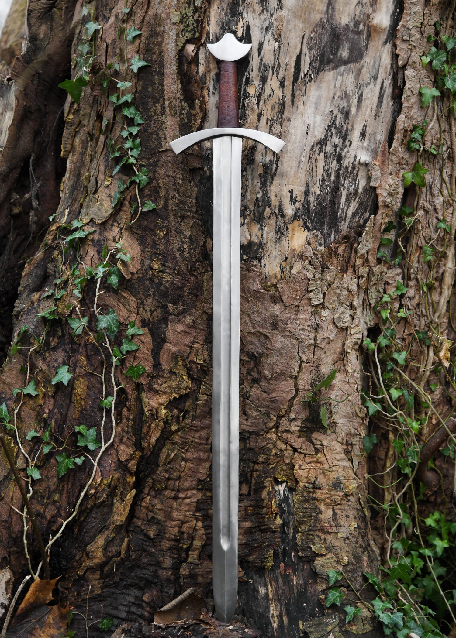 Imagen única de: Espada De Caballero De La Alta Edad Media Con Vaina. , Categoría-C