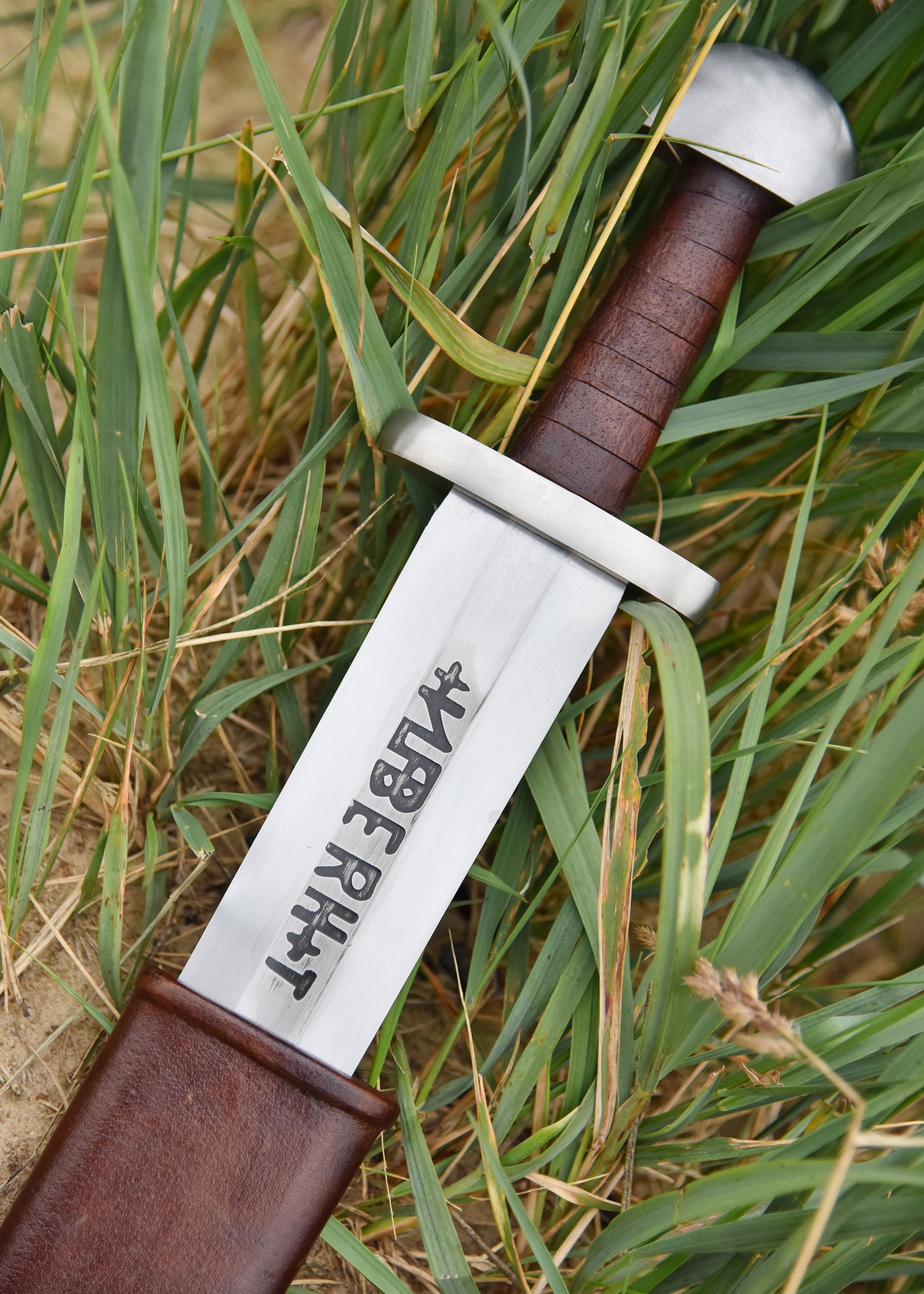 Imagen única de: Espada Vikinga Duna Duna Con Vaina, Siglo X. , Categoría-C