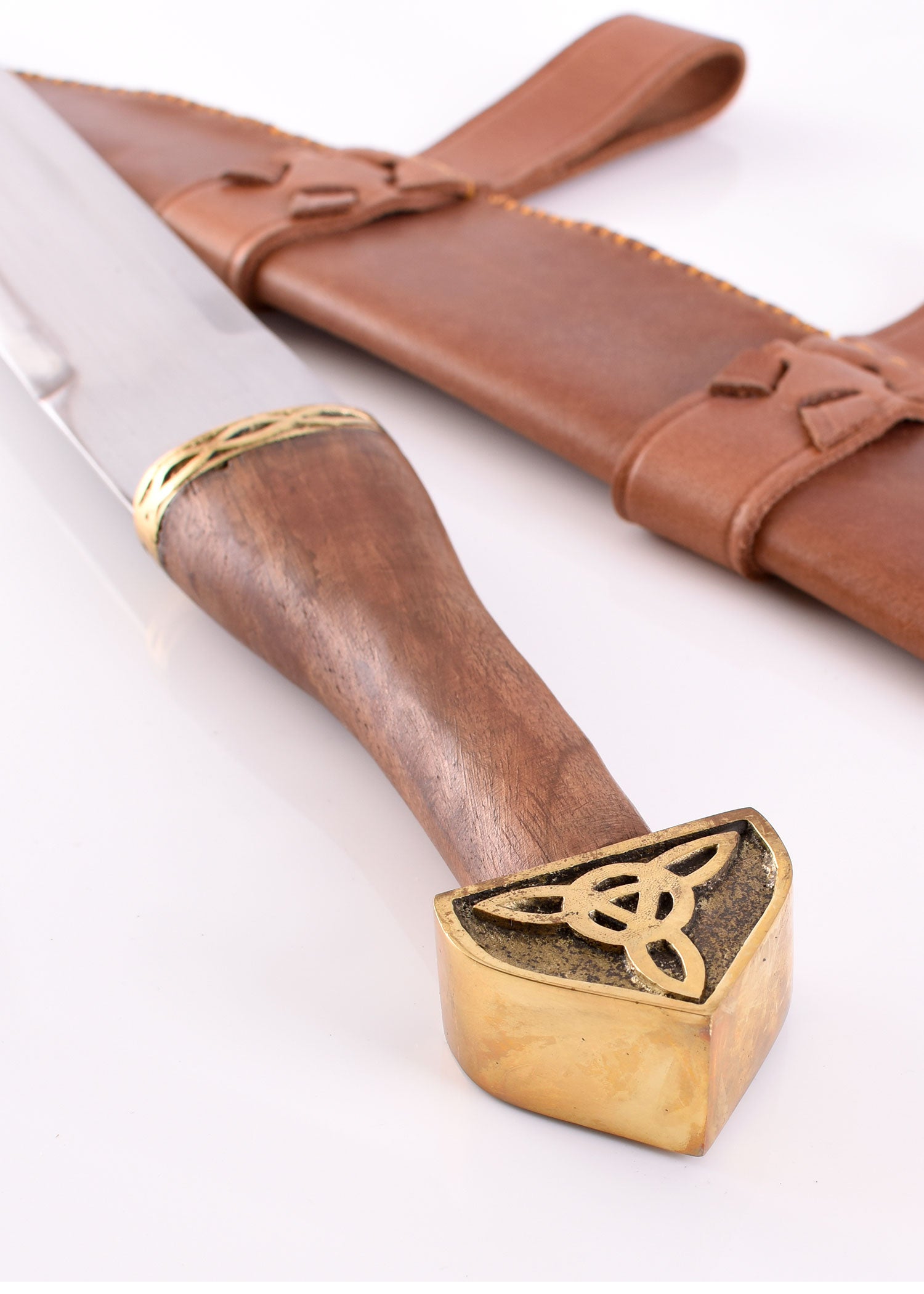 Imagen única de: Sax (Seax) Vikingo Con Funda De Cuero Marrón Y Mango De Madera