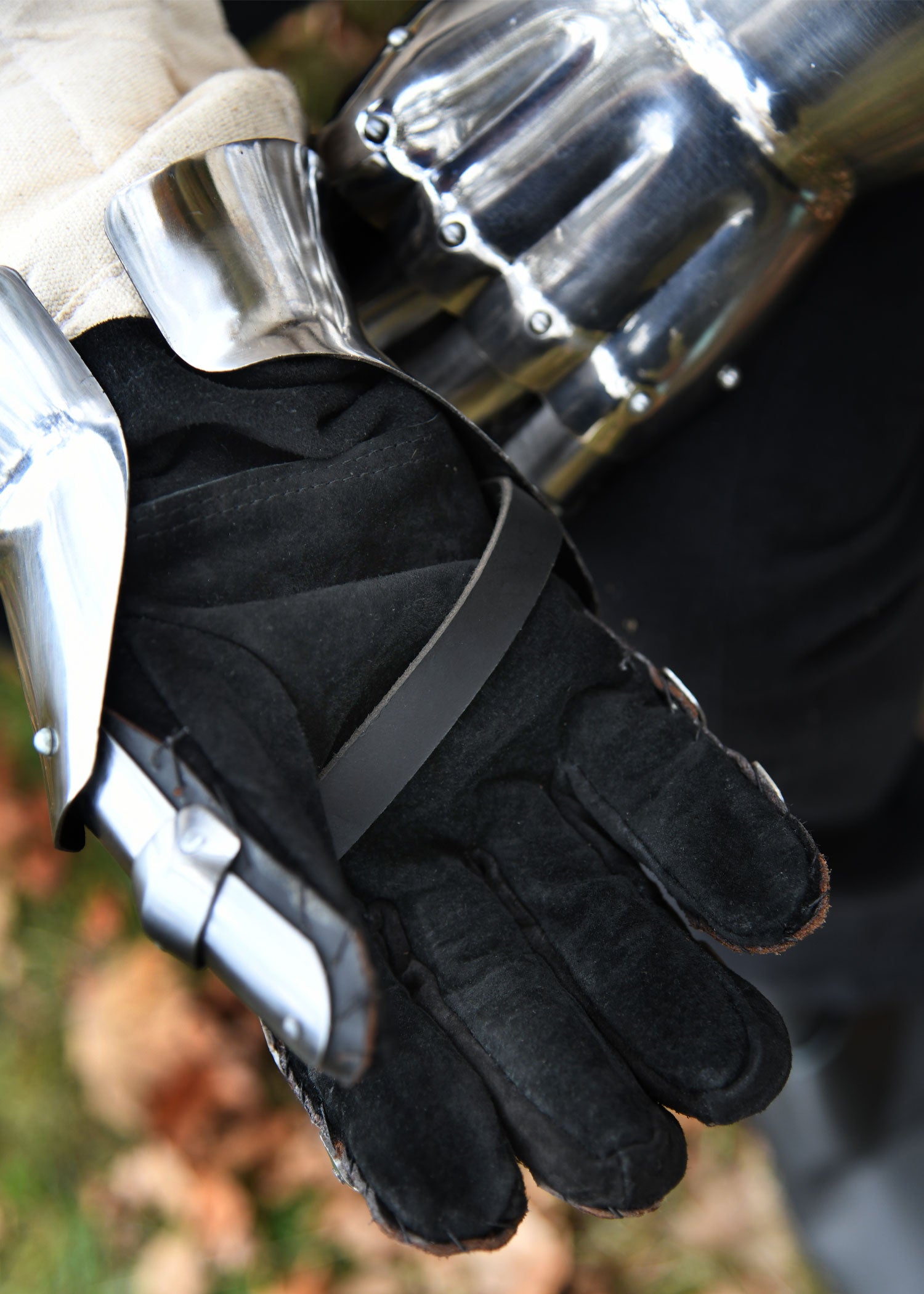 Imagen única de: Guantes Medievales De Reloj De Arena, Siglo Xiv, Acero De 1,6 Mm
