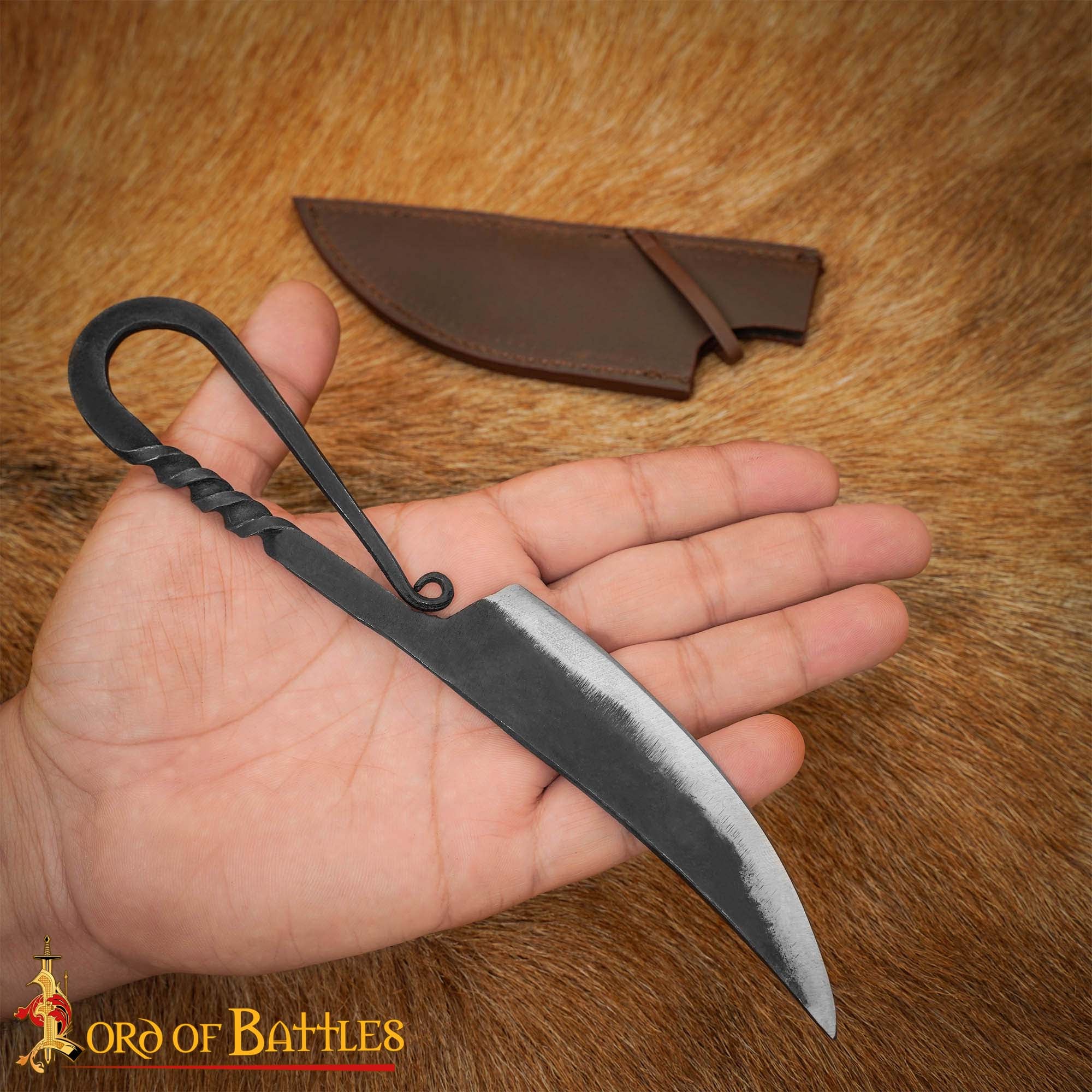Imagen única de: Auténtico Cuchillo Vikingo de Hierro Forjado a Mano - Mango Retorcido con Vaina de Cuero Auténtico