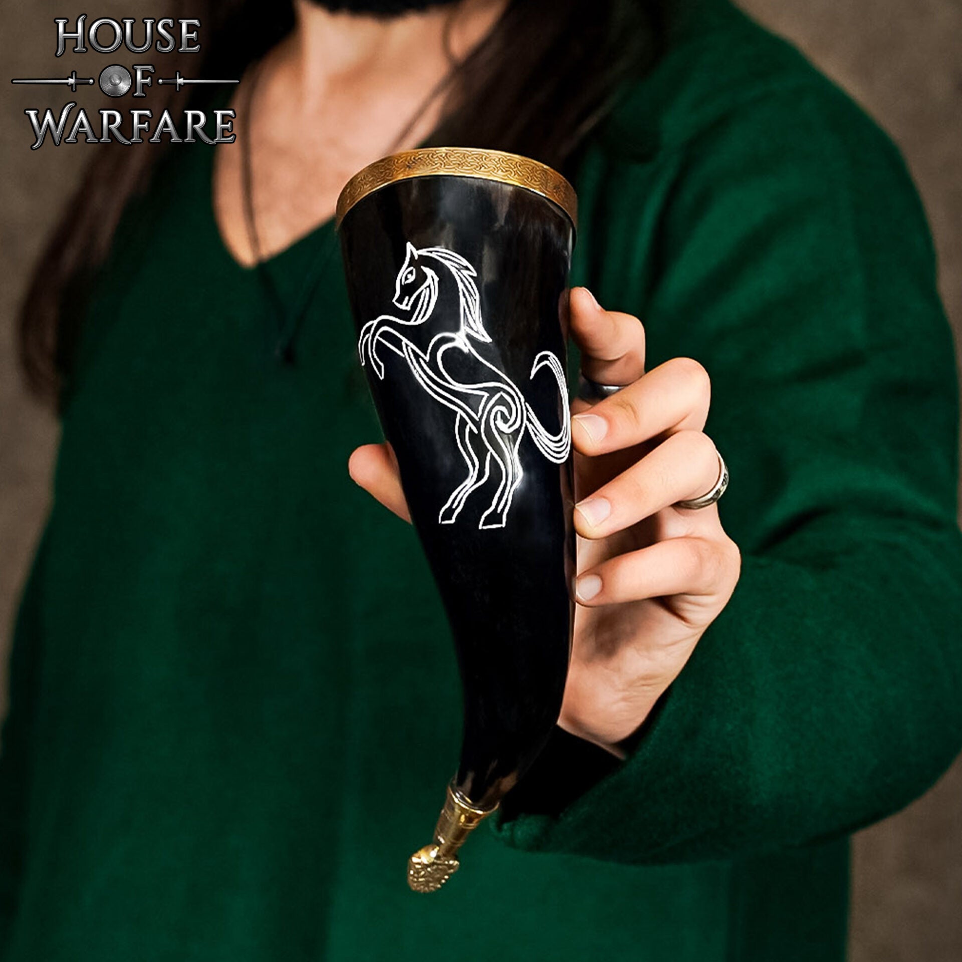 Imagen única de: Taza de Cuerno de Buey Artesanal 200-300ml con Borde de Latón y Punta de Cabeza de León