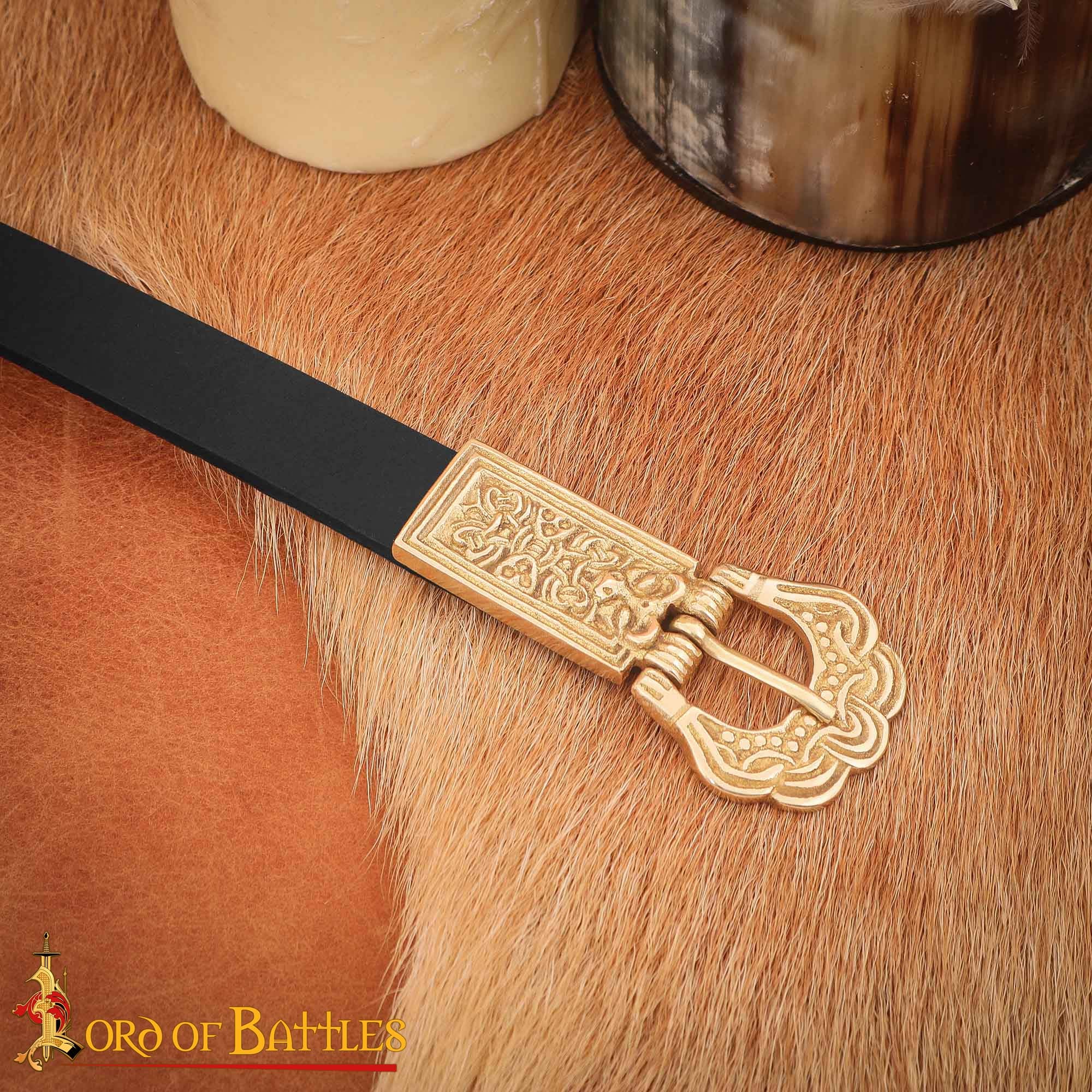 Imagen única de: Hebilla Medieval de Latón para Cinturón - Accesorio Histórico Grabado - Latón Macizo