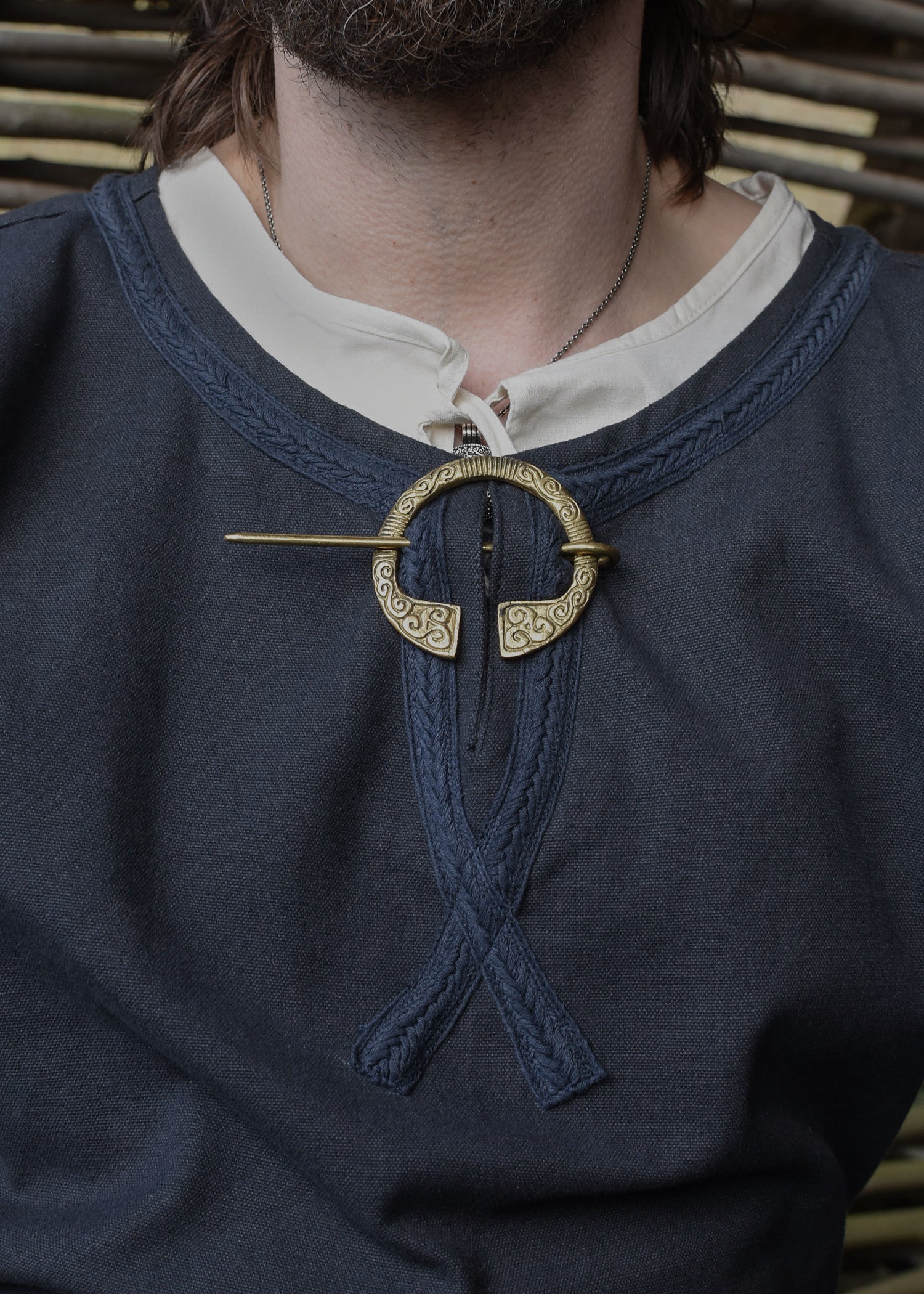 Imagen única de: Túnica Medieval Albrecht Con Borde, Mangas Largas, Azul Oscuro