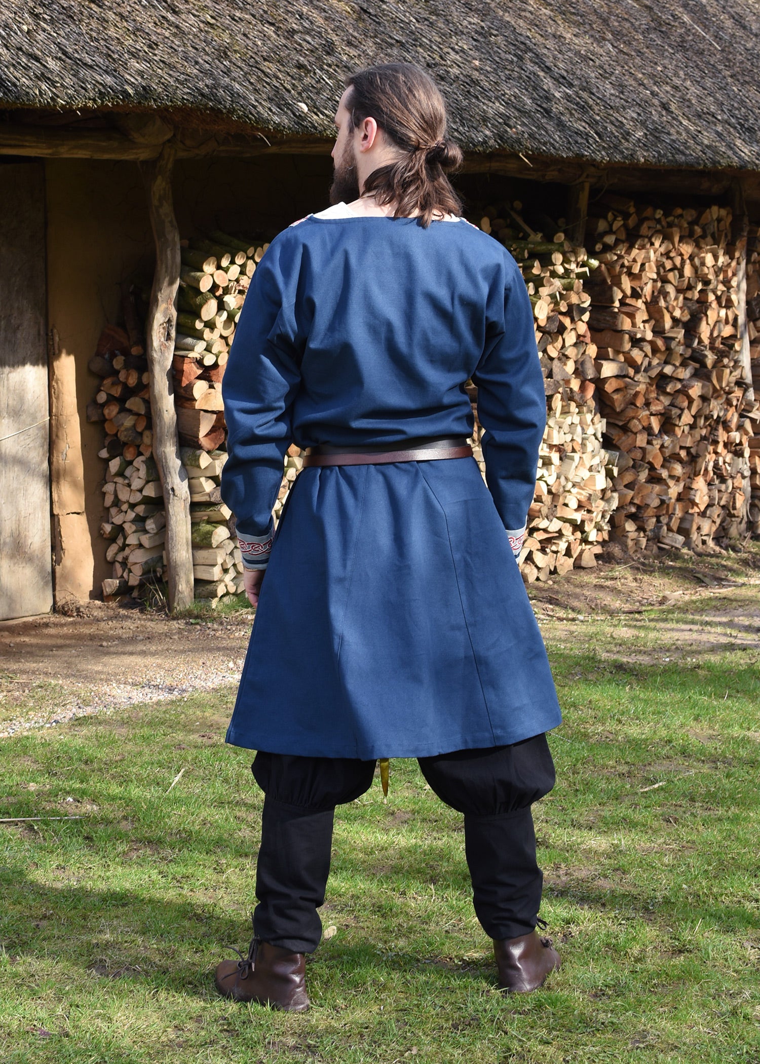 Imagen única de: Túnica Vikinga Halvar Con Bordado, Azul