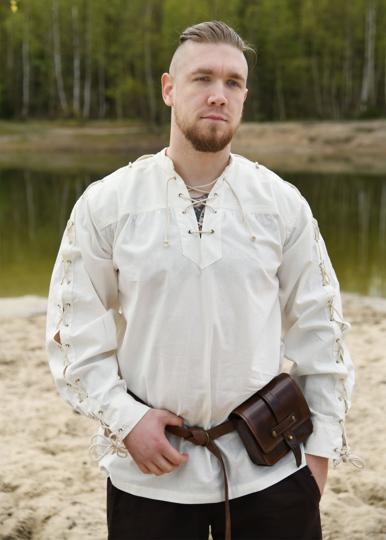 Imagen única de: Camisa Medieval Corvin Con Cordones, Natural