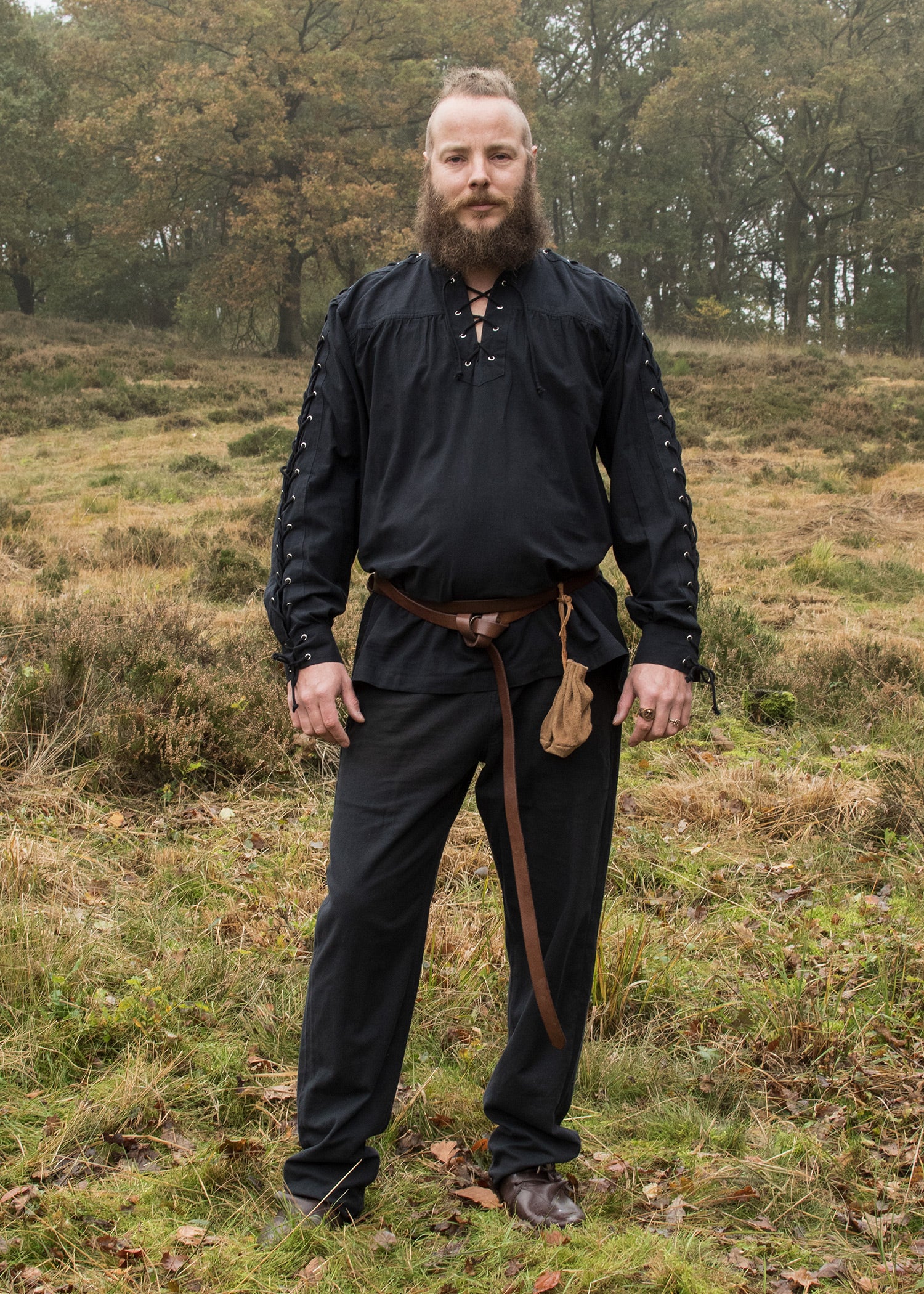 Imagen 2 - Camisa Medieval Corvin Con Cordones, Negra