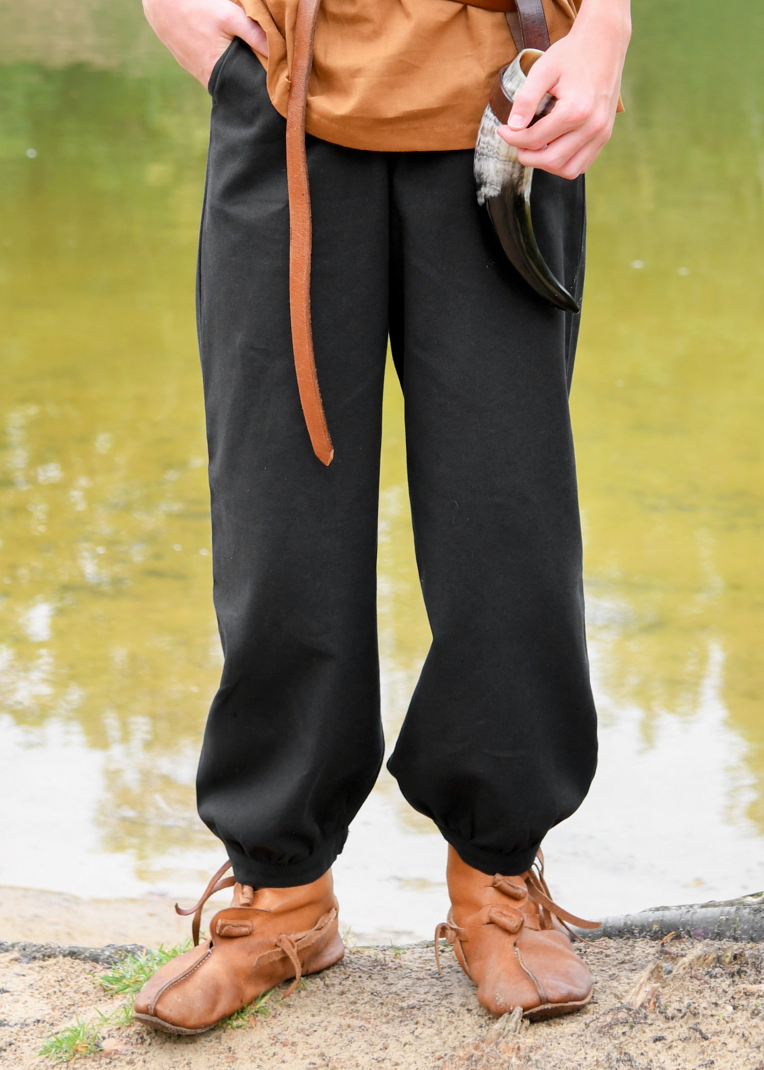 Imagen única de: Pantalón Ancho Medieval Para Niños Thore, Negro