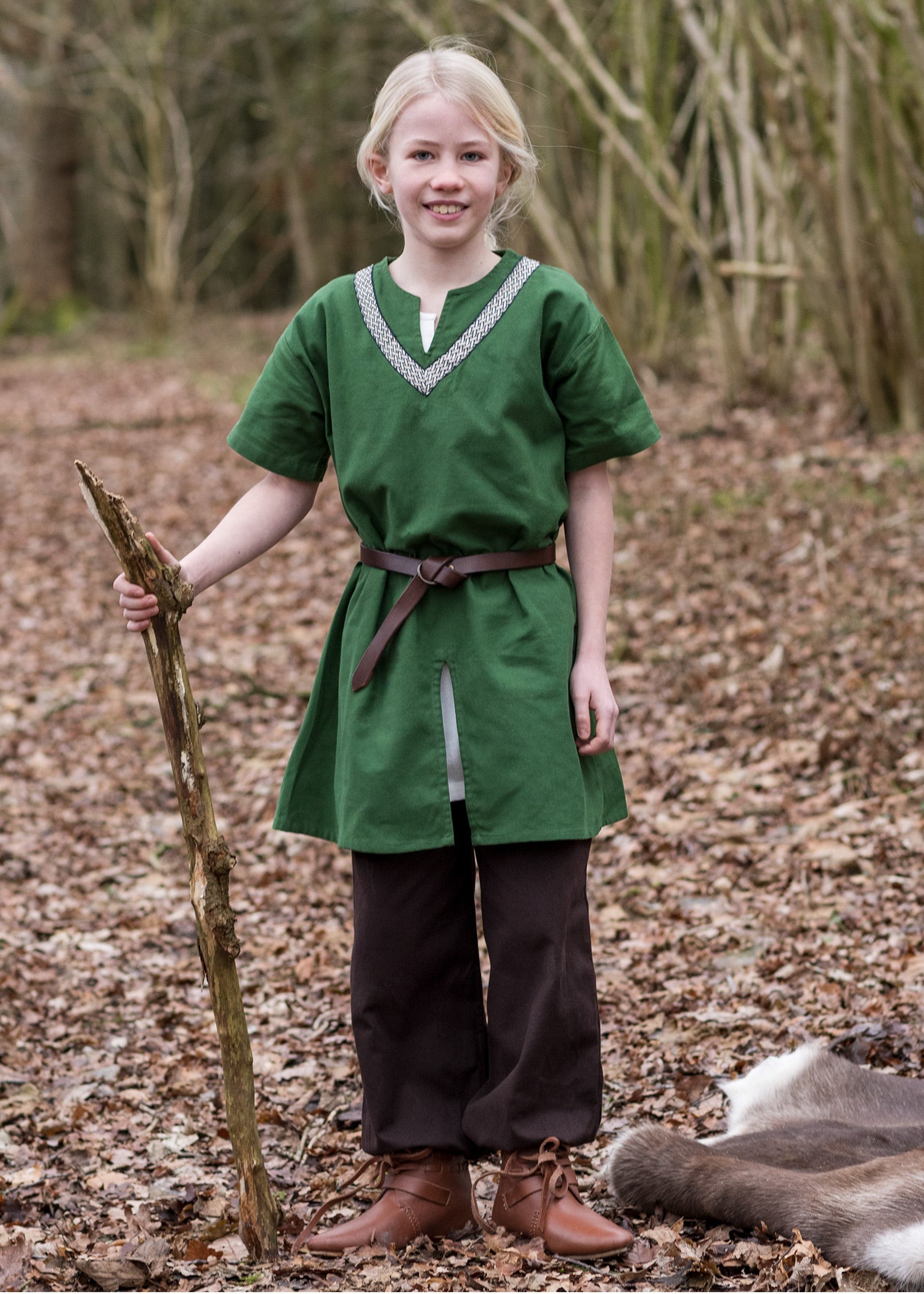 Imagen única de: Túnica Medieval Infantil Ailrik Con Borde, Manga Corta, Verde