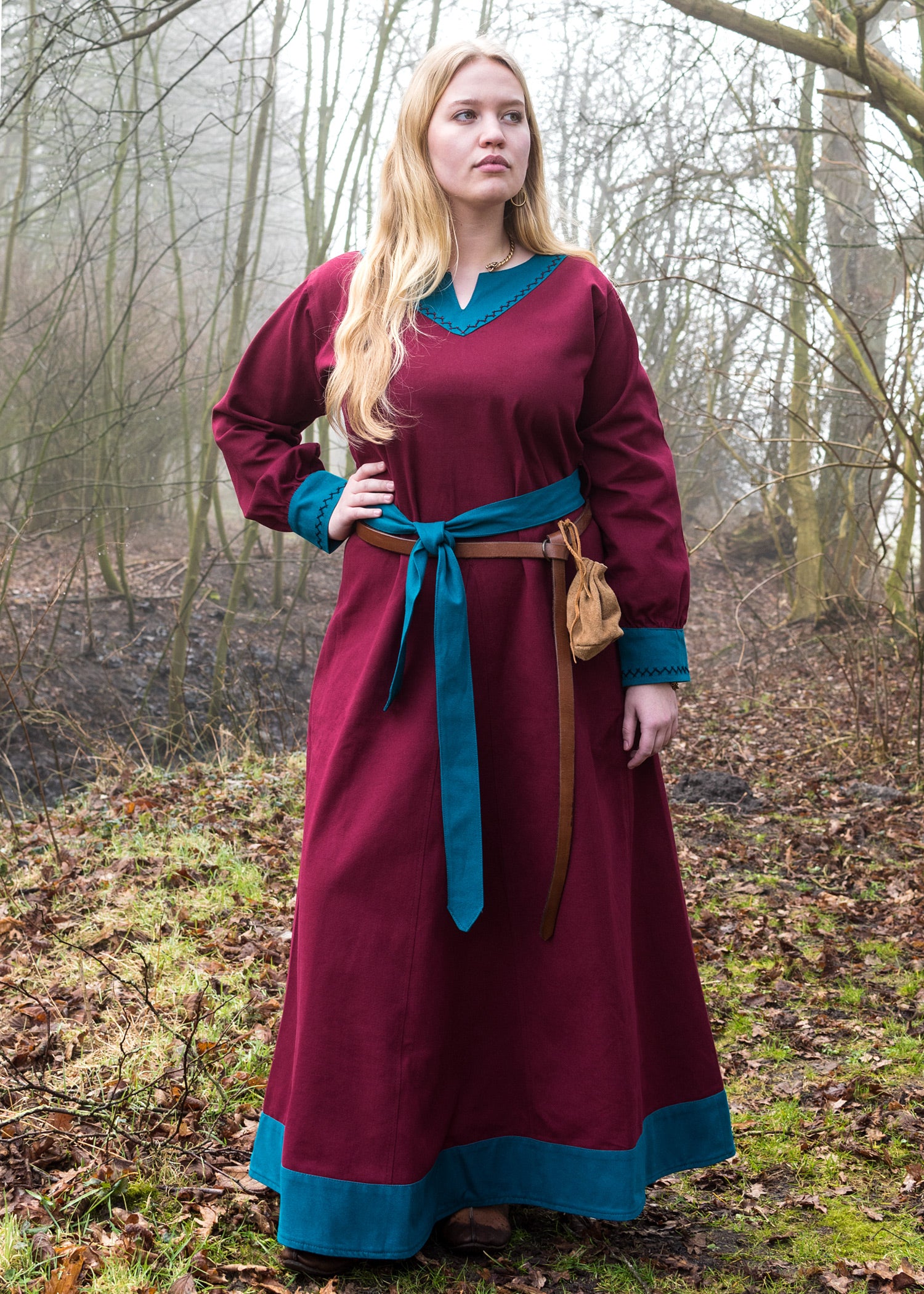 Imagen única de: Vestido Vikingo Jona, Rojo Vino/petróleo