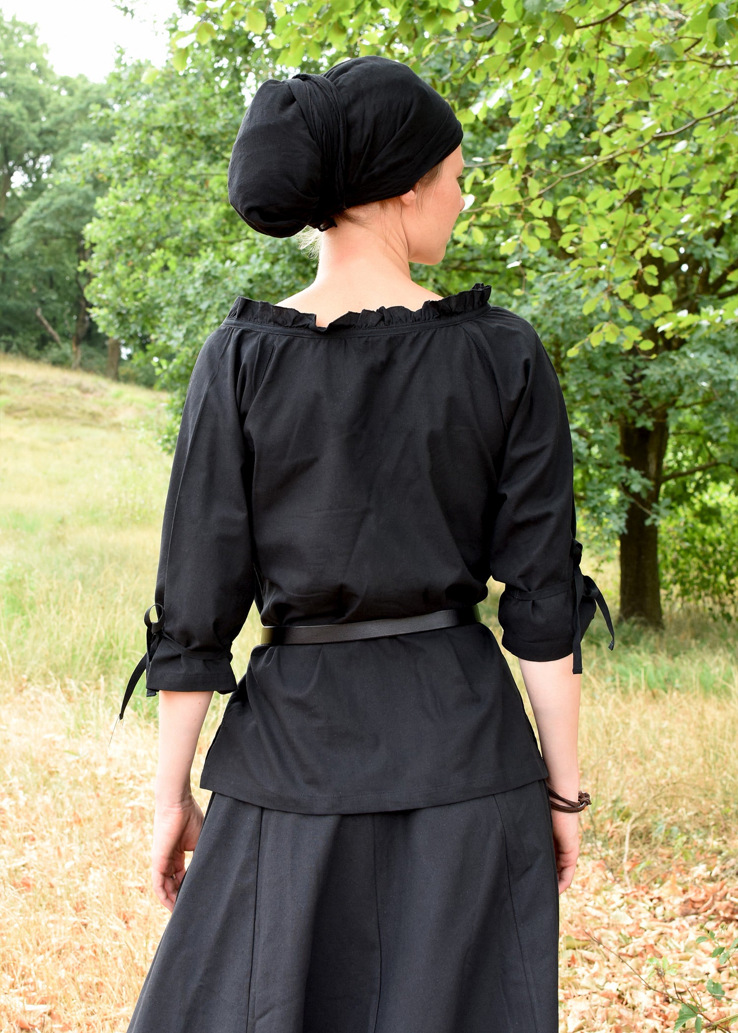 Imagen única de: Blusa Medieval Birga Con Mangas 3/4, Negro
