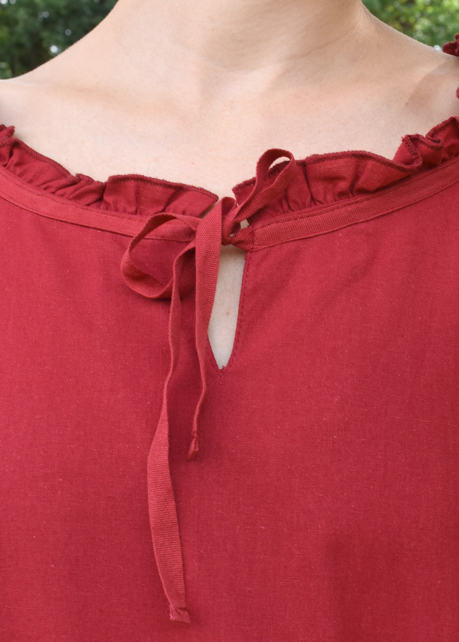 Imagen única de: Blusa Medieval Birga Con Mangas 3/4, Roja