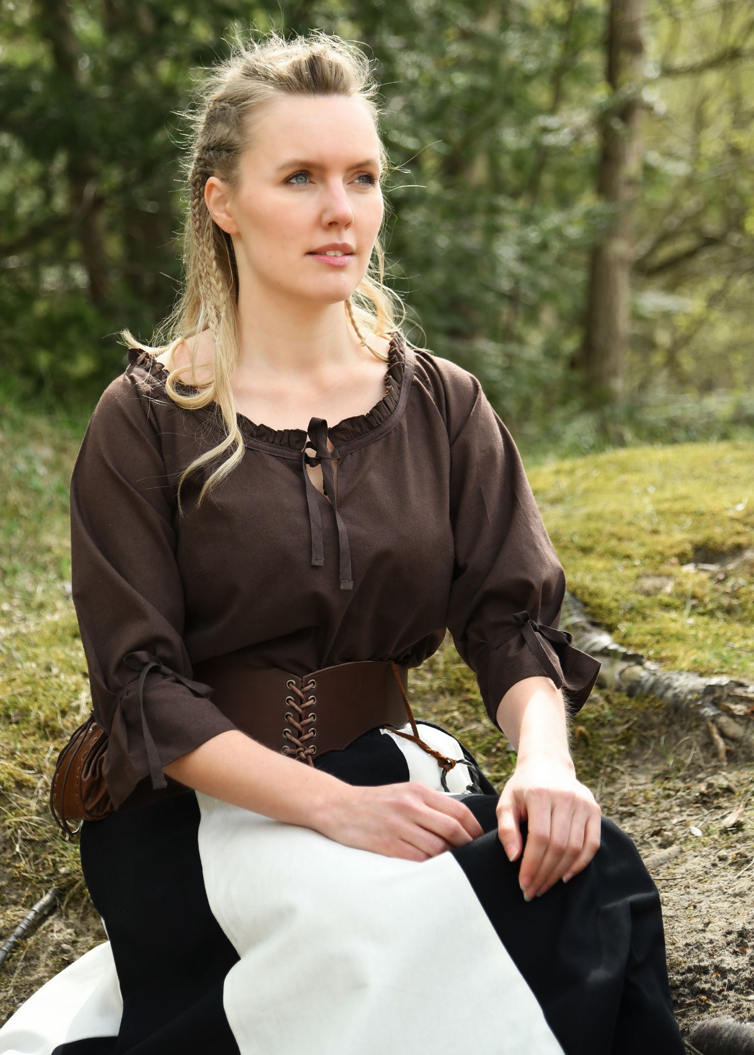 Imagen única de: Blusa Medieval Birga Con Mangas 3/4, Marrón