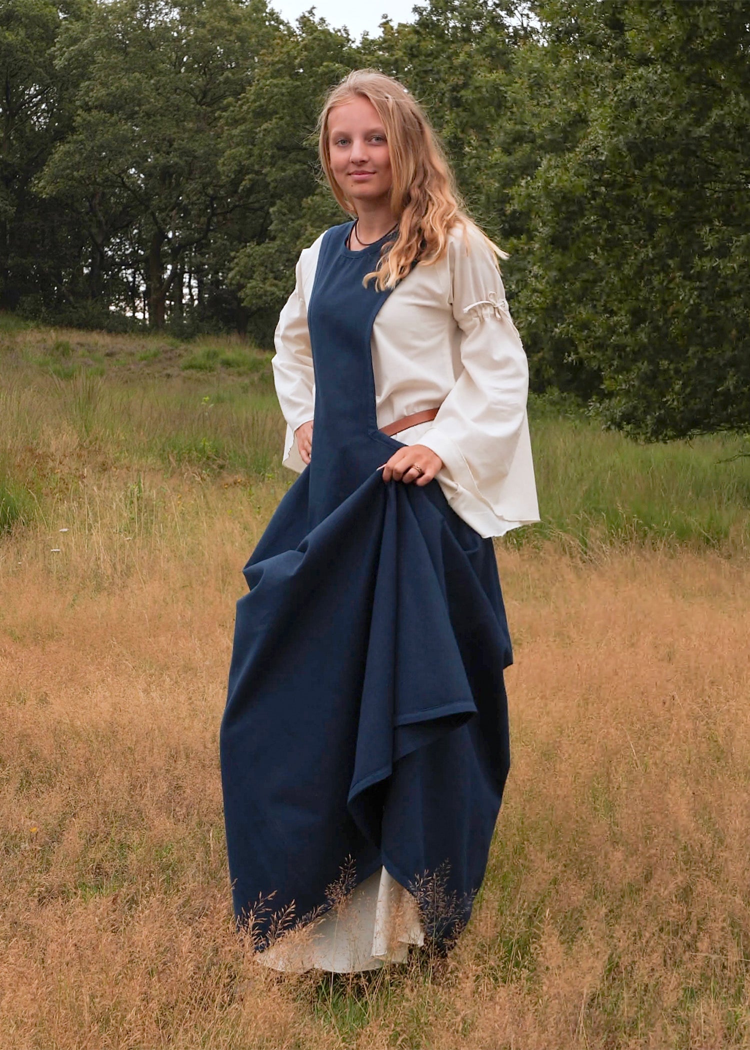 Imagen 1 - Vestido Medieval, Surcot Andra, Azul Oscuro