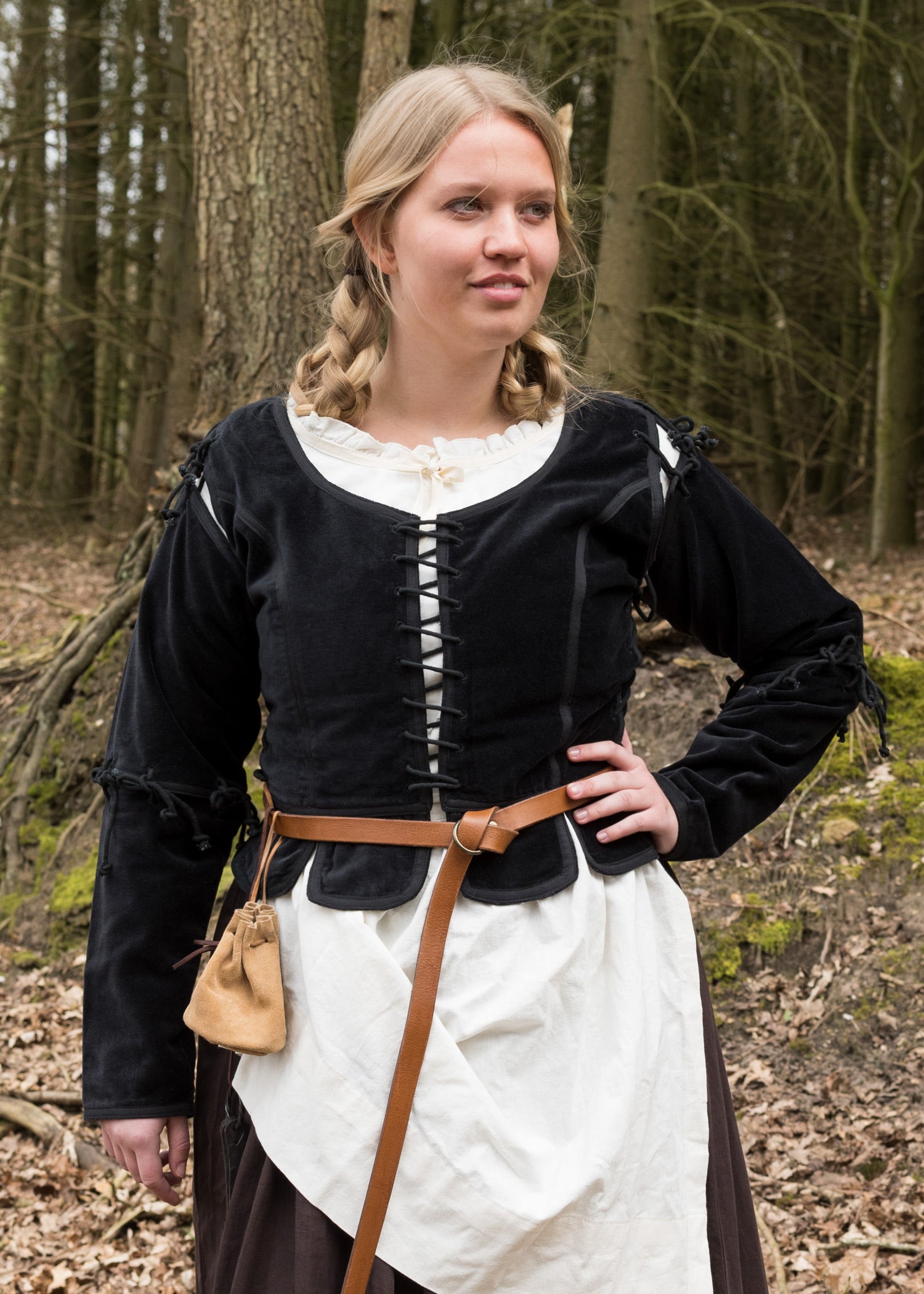 Imagen única de: Chaqueta Medieval Griselda De Terciopelo, Negra