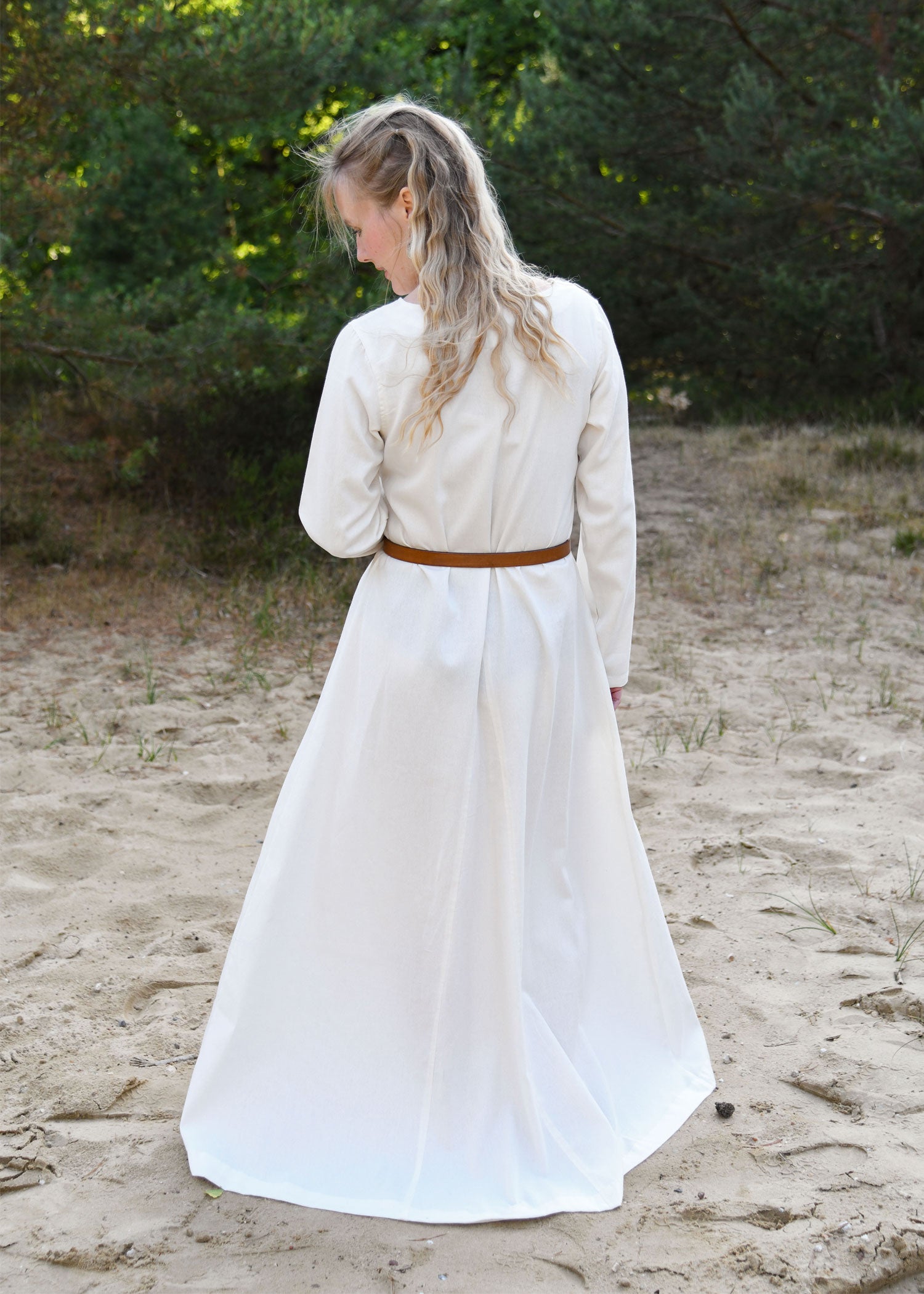 Imagen única de: Vestido Medieval Ligero Milla, Vestido Vikingo, Natural