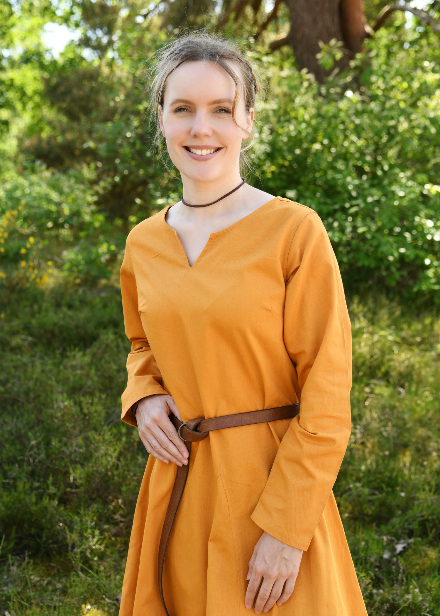 Imagen única de: Vestido Medieval Ligero Milla, Vestido Vikingo, Amarillo Mostaza