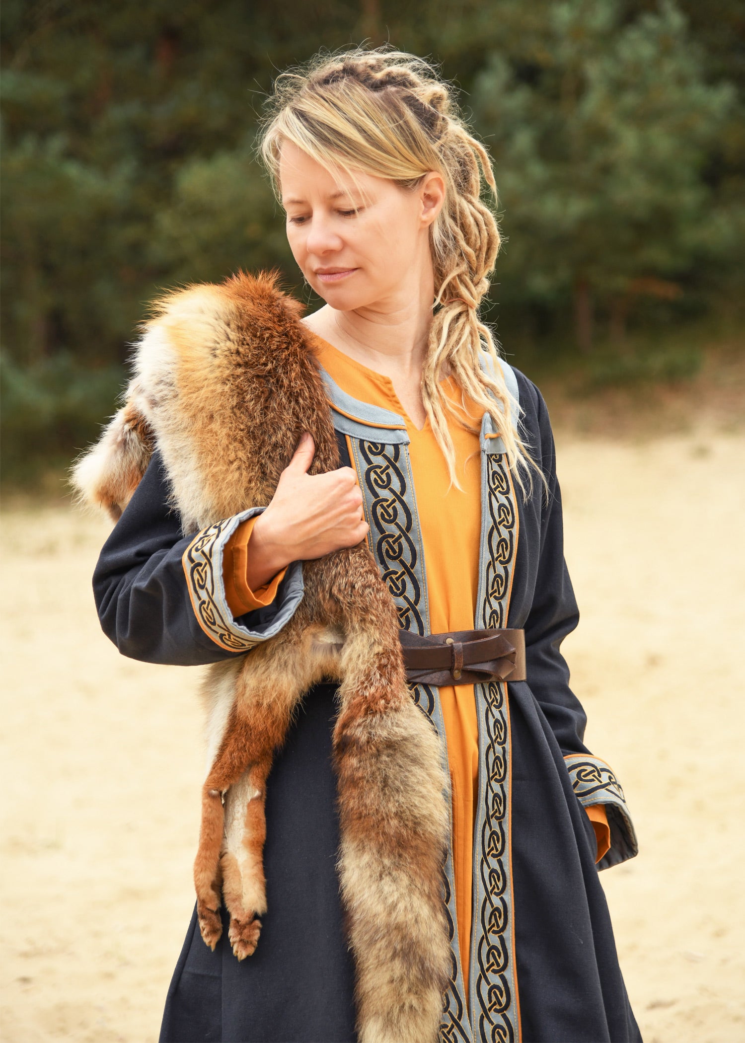Imagen única de: Abrigo Vikingo Bordado Ella, Azul Oscuro
