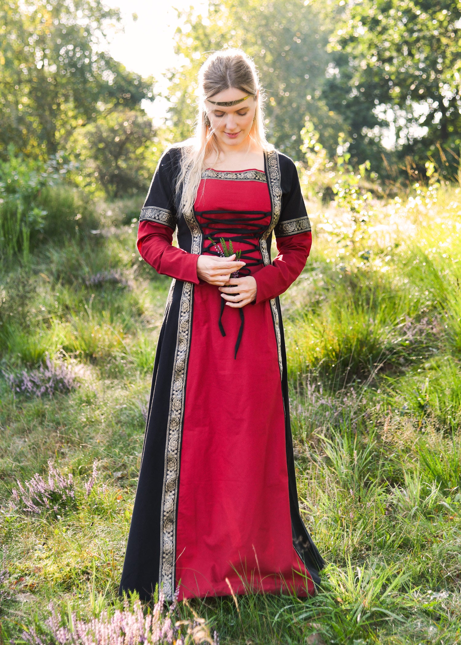 Imagen única de: Vestido Medieval Eleanor, Rojo/negro