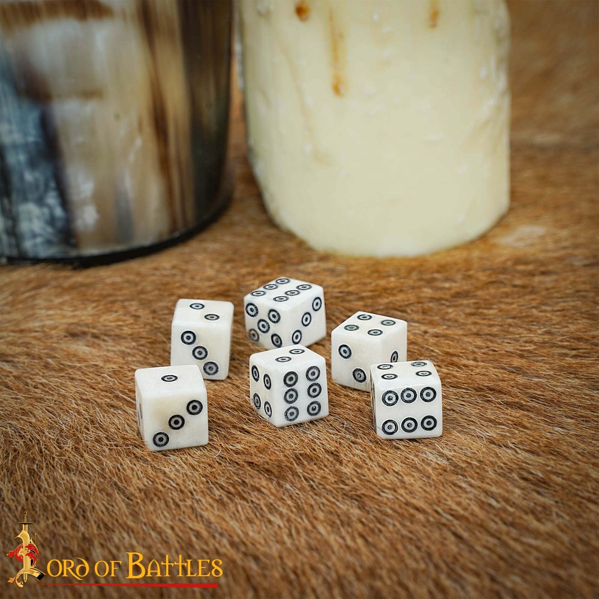 Imagen única de: Dados Romanos de Hueso con Teselas - Juego de 6 Dados en Espiral Hechos a Mano (hueso Pulido)