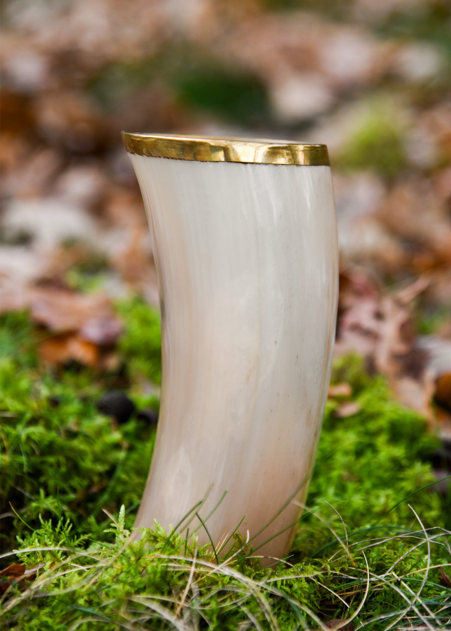 Imagen única de: Vaso De Cuerno Con Borde De Latón, Sin Asa