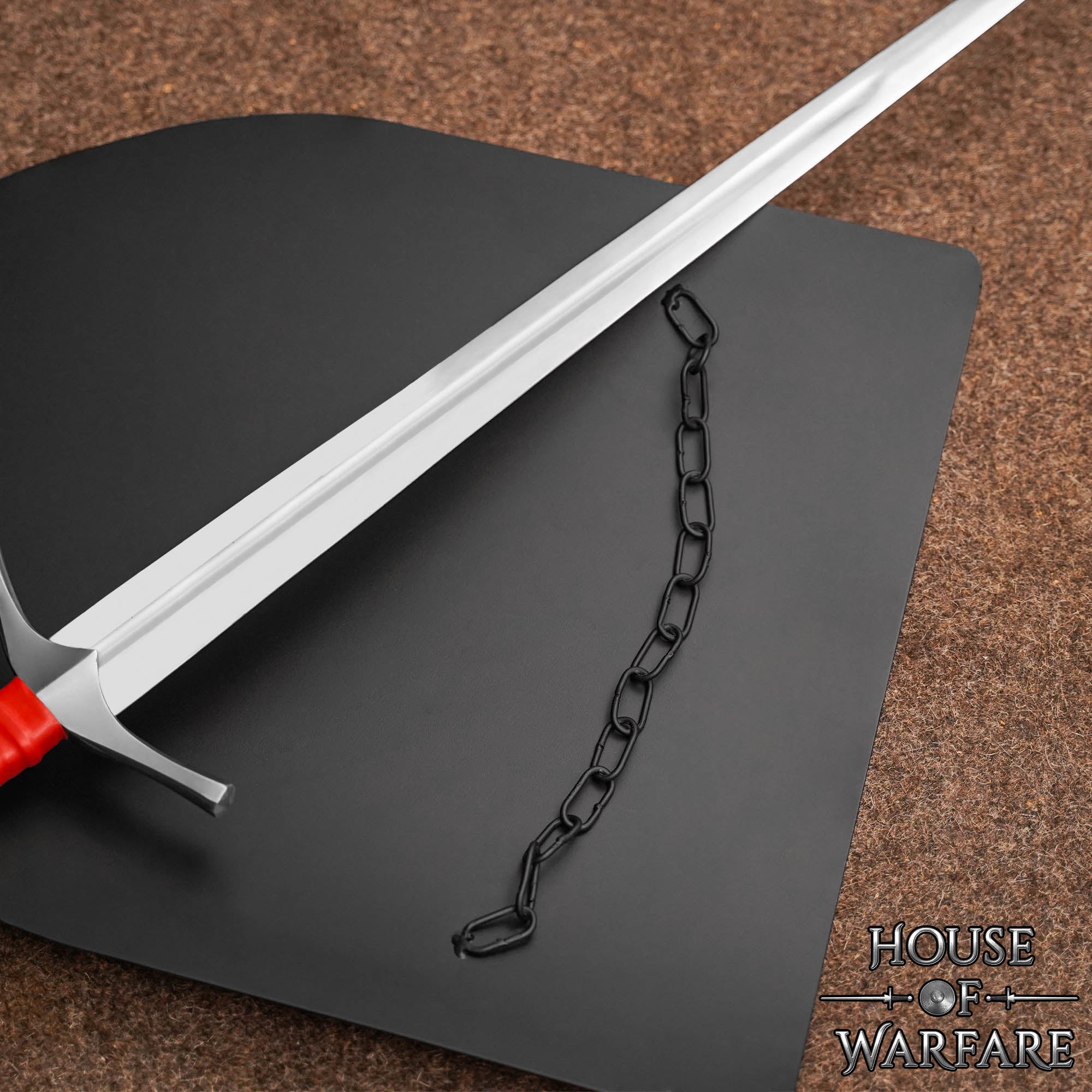 Imagen única de: Escudo de Batalla de Acero Liso con Cadena - Negro- Personalizable
