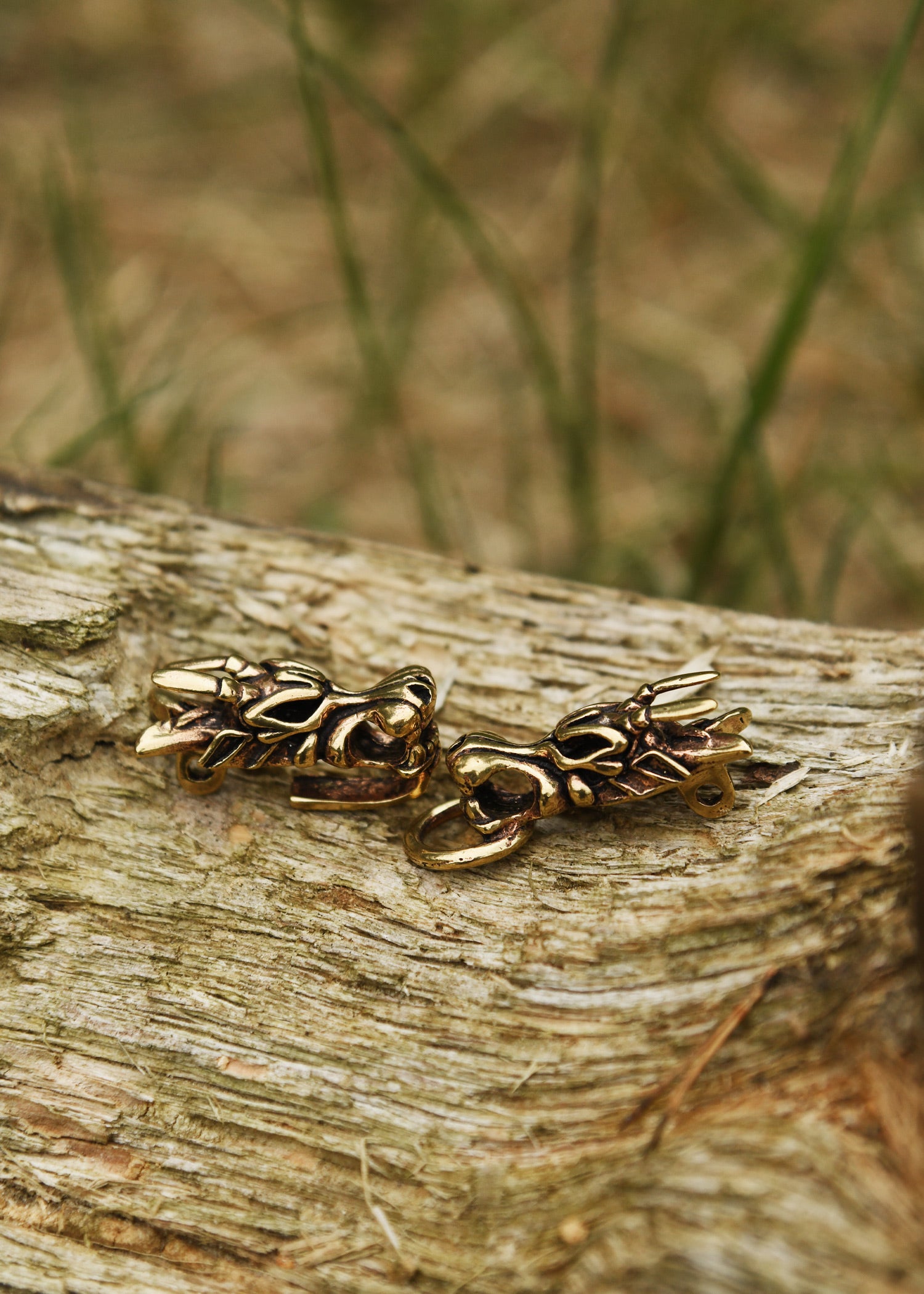 Imagen 4 - Broche De Túnica Vikinga Con Cabezas De Dragón De Bronce