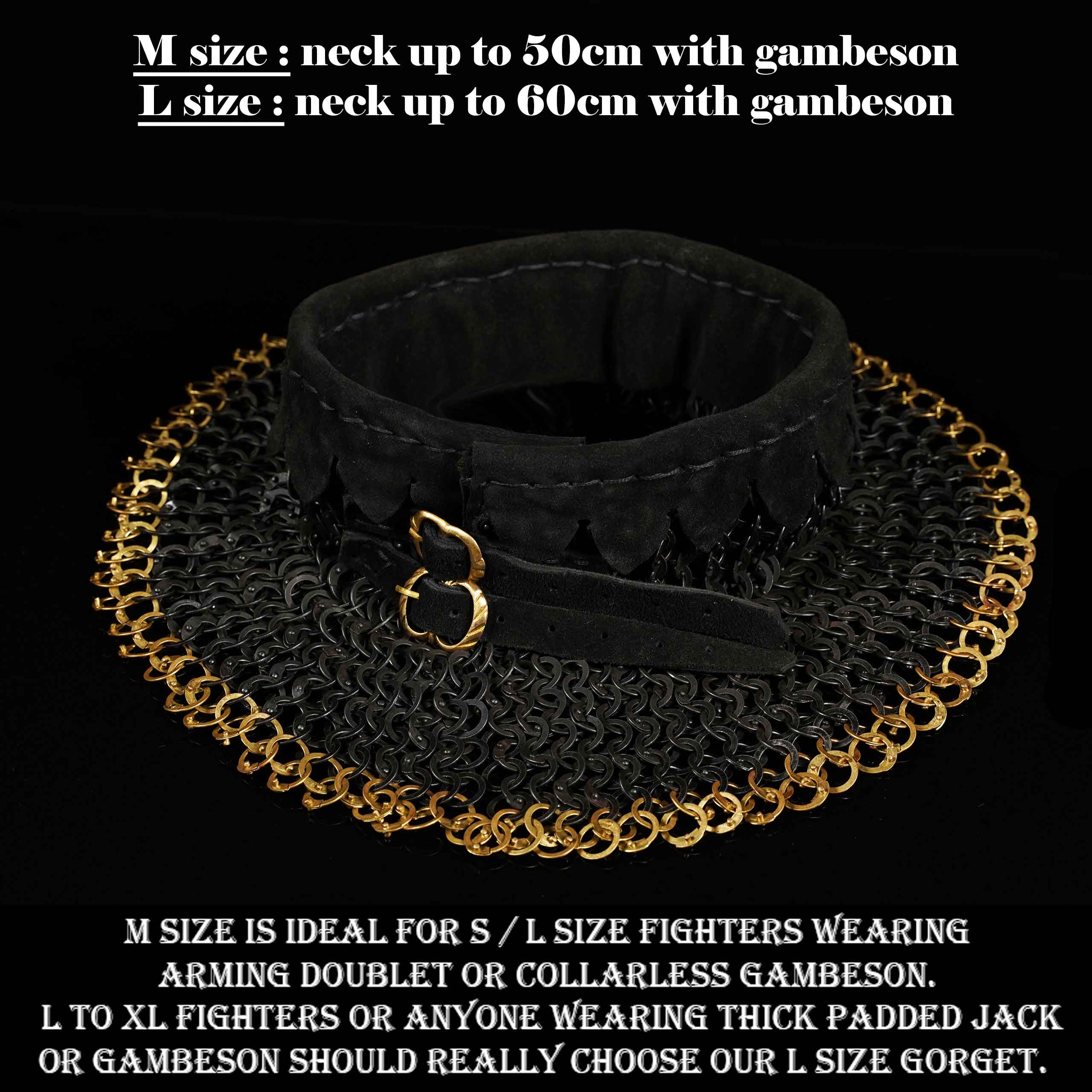 Imagen única de: Chainmail Standard "the Black Knight Gorget" - 9mm Flat Ring Round Rivets With Sturdy Red Padded Lining And Solid Brass Closing System - Mild Steel - Ideal For Stage Combat & Reenactments - Padded Lining