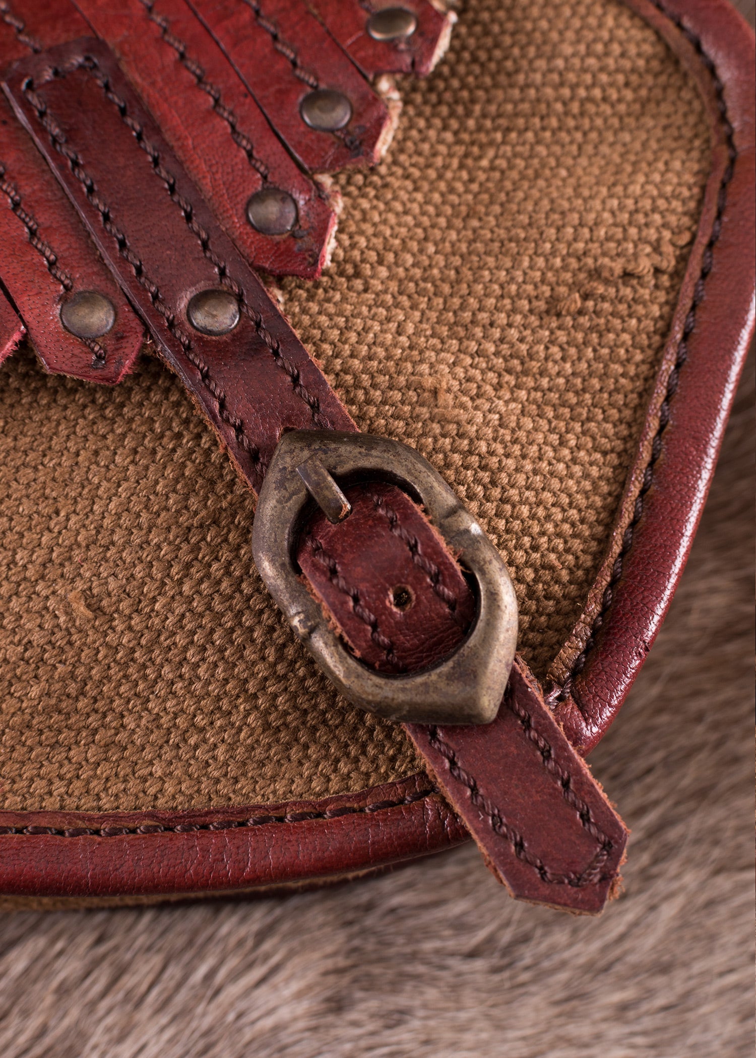 Imagen única de: Bolso Estilo Vikingo, Piel Y Lona.