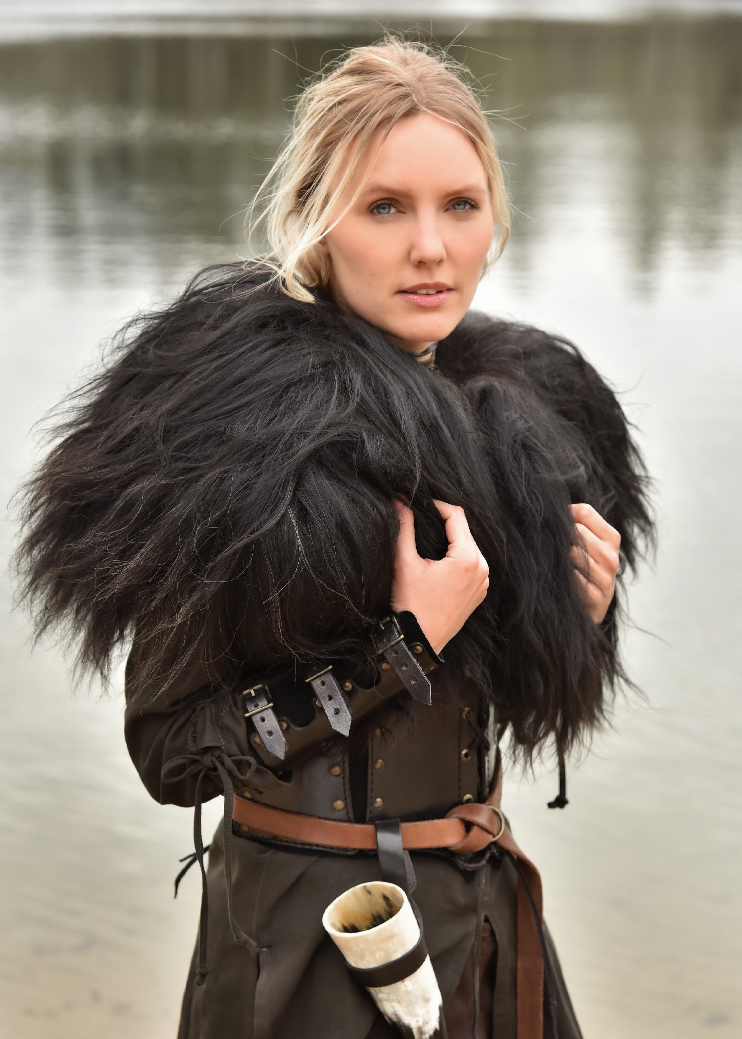 Imagen única de: Piel De Hombro Hecha De Piel De Caracol Nordland, Negro