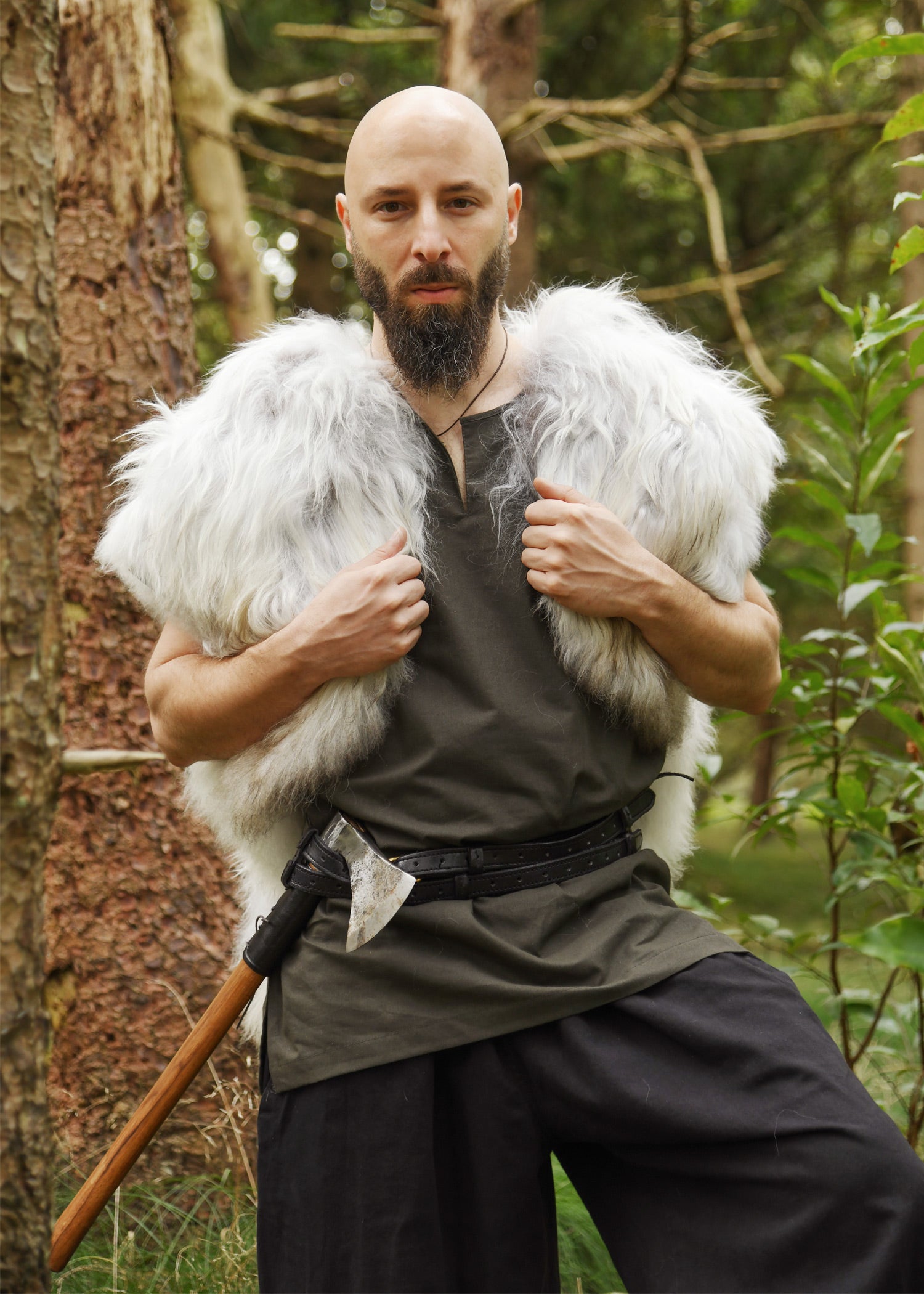 Imagen única de: Piel De Hombro, Capa De Piel Berserker Manchada De Blanco