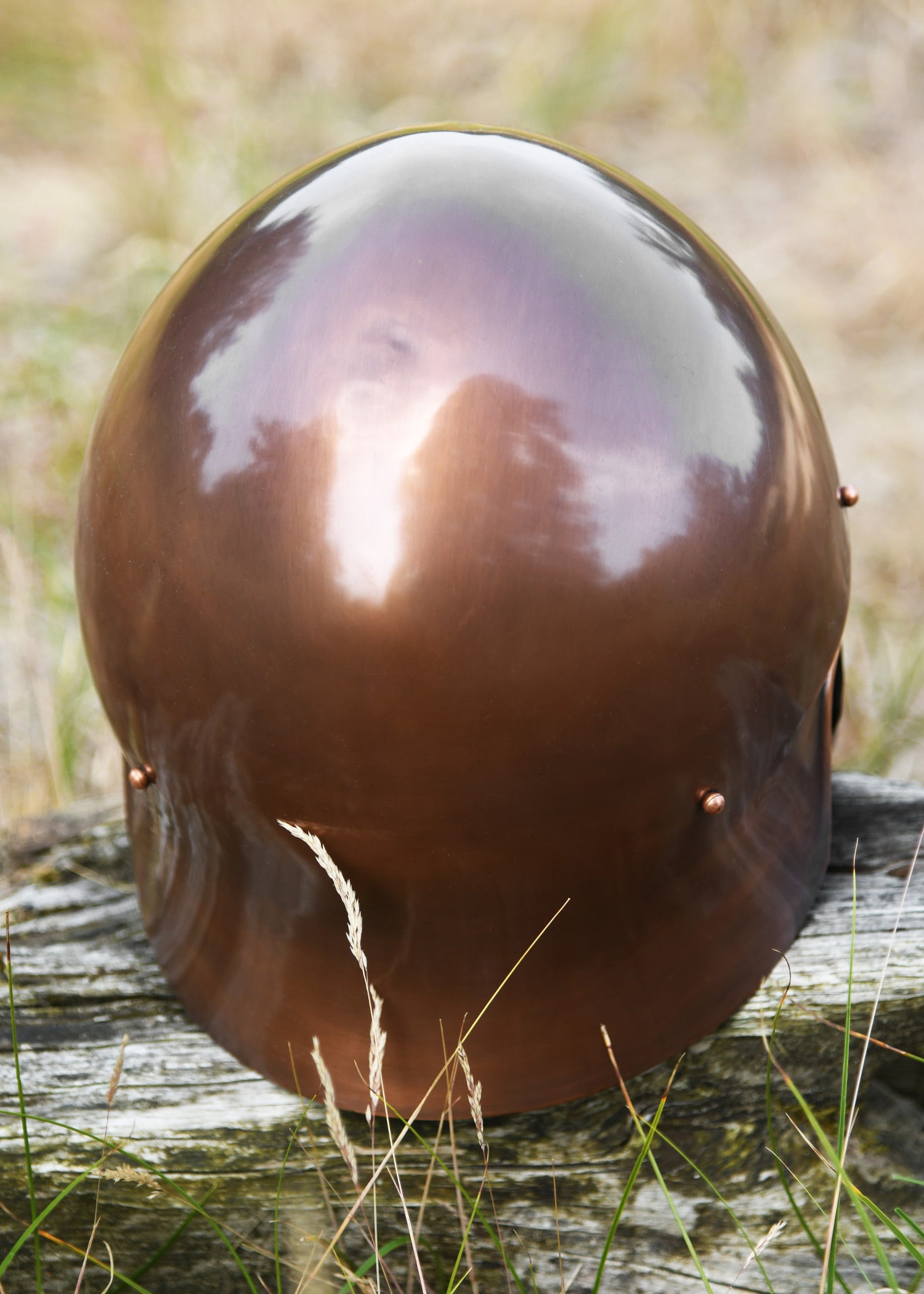 Imagen única de: Casco Italo-corintio De Acero Con Acabado Antiguo.
